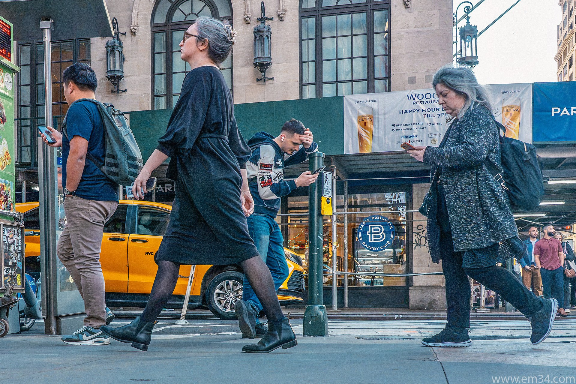 New York Street Photography: Candid Moments in Manhattan