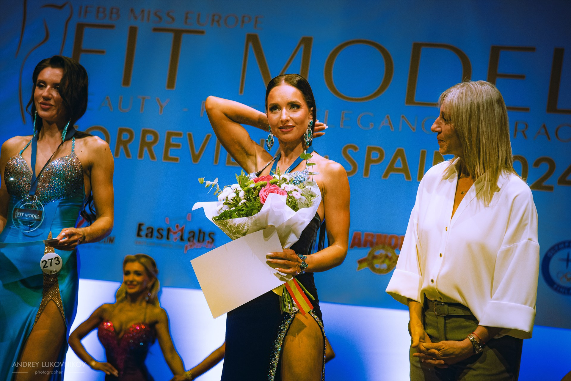 Sesión fotográfica de reportaje para el concurso internacional IFBB Miss Fit Model Europe 2024 en Torrevieja | Fotógrafo Andrey Lukovnikov