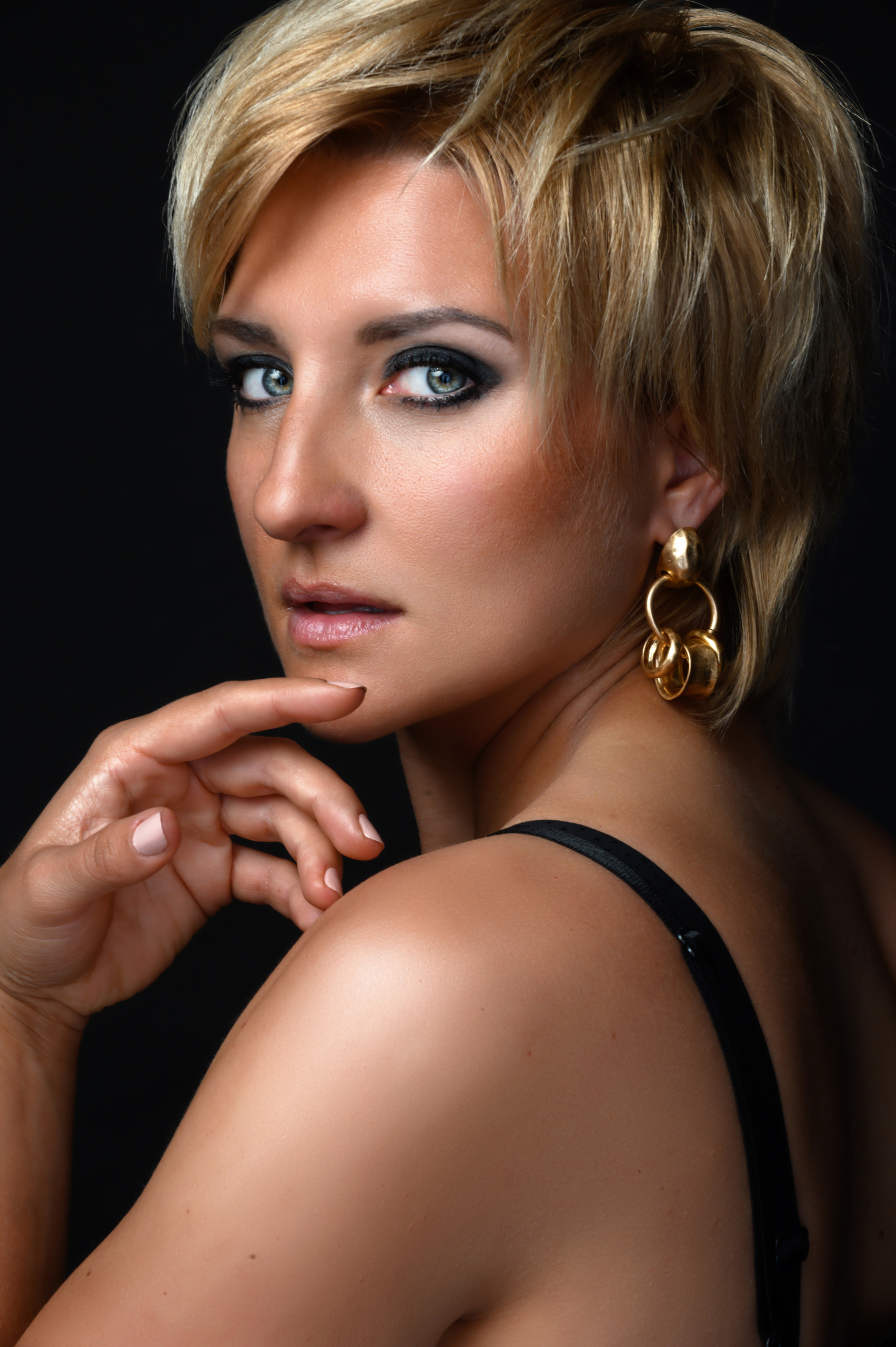 Art Porträt. Polina Sebrek Fotografin in Regensburg Deutschland