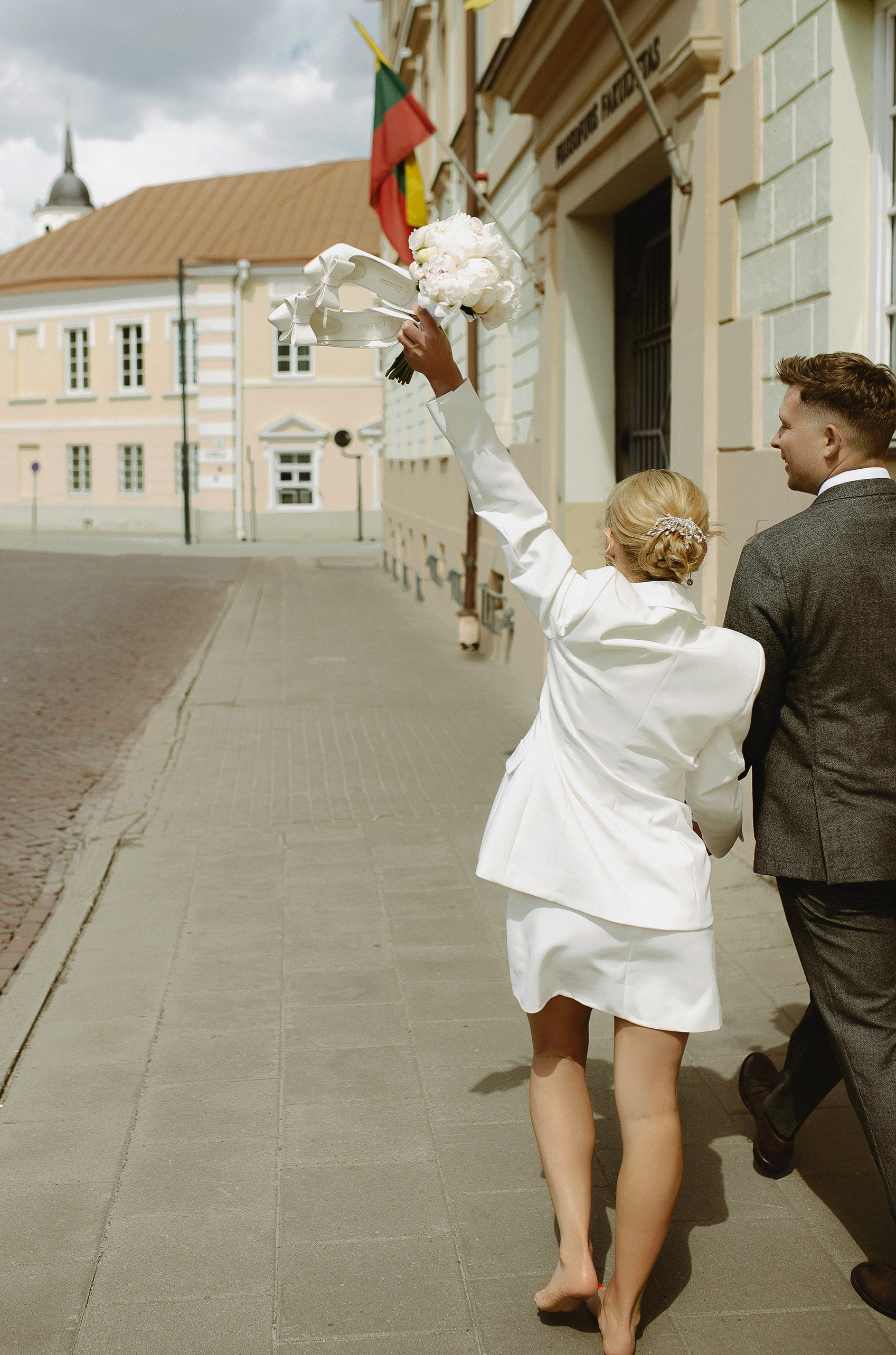 Vestuvių fotografė, vestuvių fotografas visoje Lietuvoje, vestuvių fotografė Vilniuje, jausminga ir jauki vestuvių fotografija, laikui nepavaldi vestuvių fotografija; Vestuvių fotografė Pakruojyje; Vestuvių fotografė Šiauliuose;Vestuvių fotografė Panevėžyje; vestuvių fotografė Kaune; Vestuvių fotografė Biržuose; vestuvių fotografė Pasvalyje; vestuvių fotografė Klaipėdoje