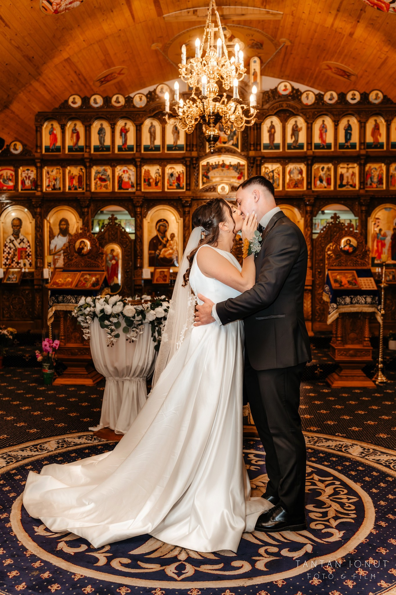 Mihaela & Razvan. TANTAN IONUT FOTO & FILM