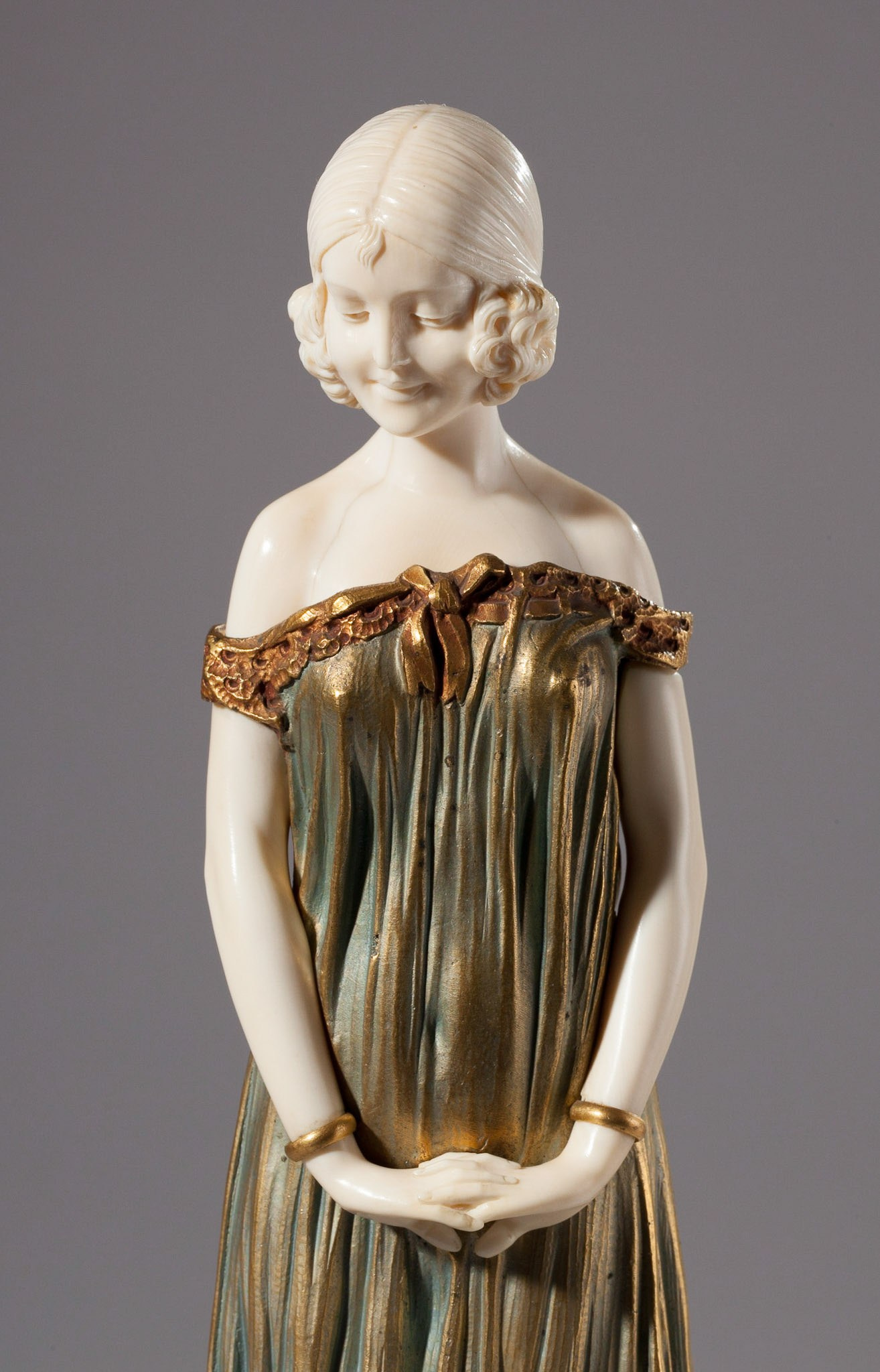 Скульптура Чипаруса крупным планом - фотограф Андрей Дунин