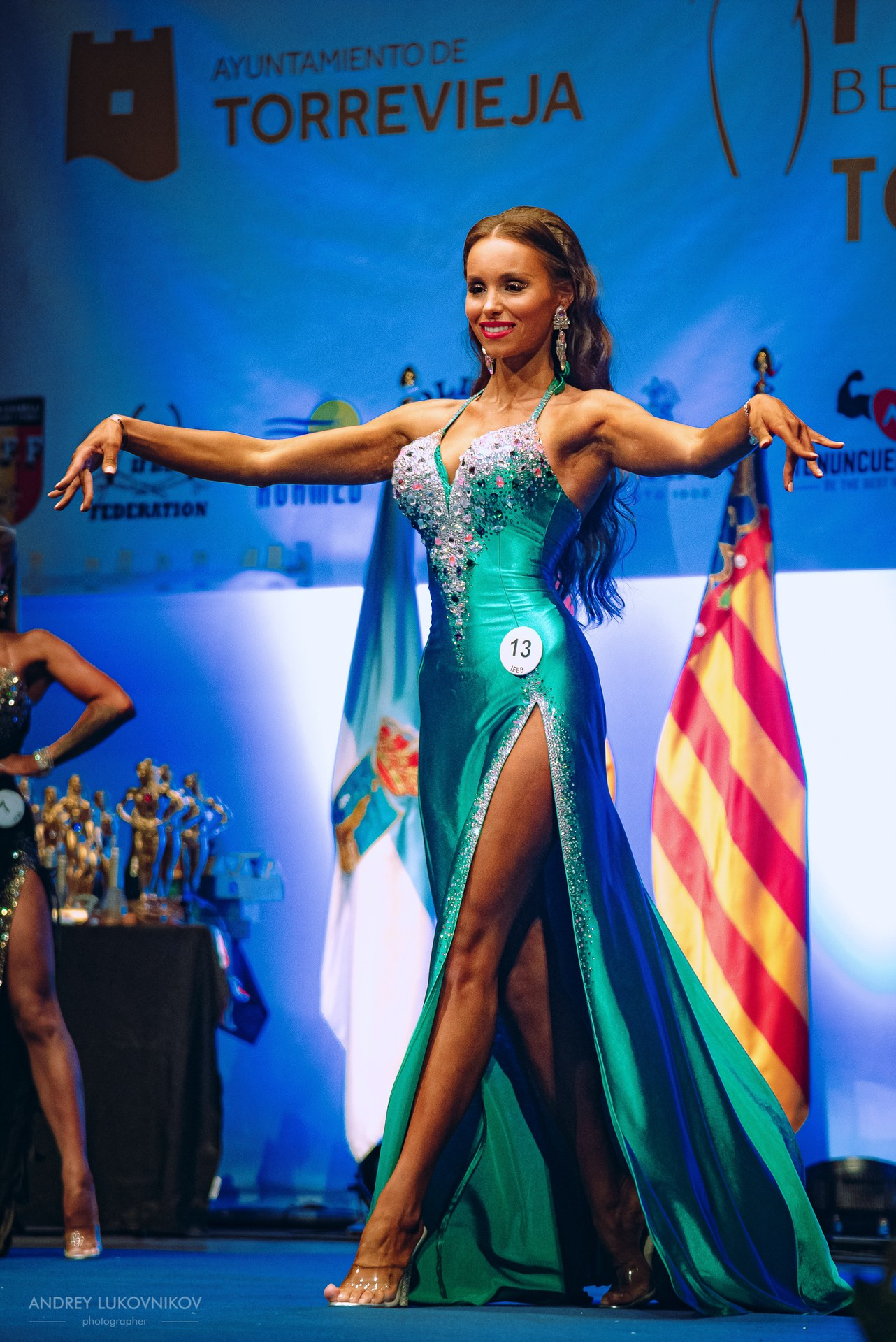 Sesión fotográfica de reportaje para el concurso internacional IFBB Miss Fit Model Europe 2024 en Torrevieja | Fotógrafo Andrey Lukovnikov