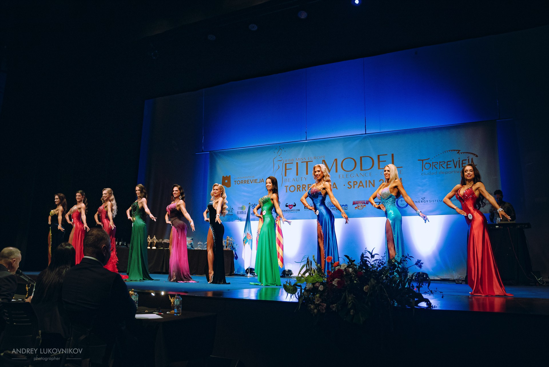 Sesión fotográfica de reportaje para el concurso internacional IFBB Miss Fit Model Europe 2024 en Torrevieja | Fotógrafo Andrey Lukovnikov