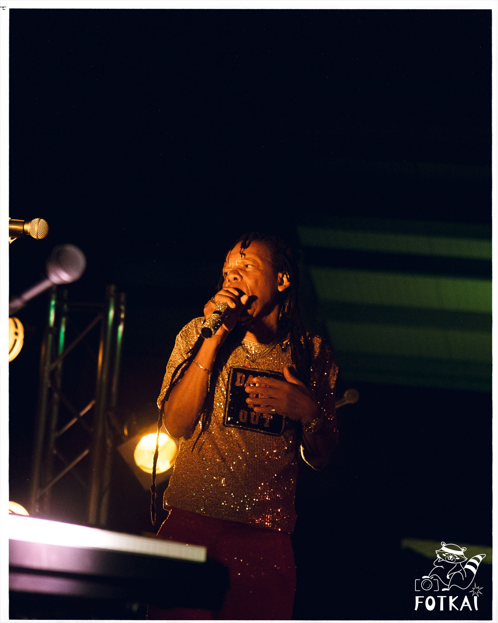 Greg Bannis y Bryan Adams UK conquistan San Fulgencio con una noche de rock, soul y energía imparable | FOTKAI