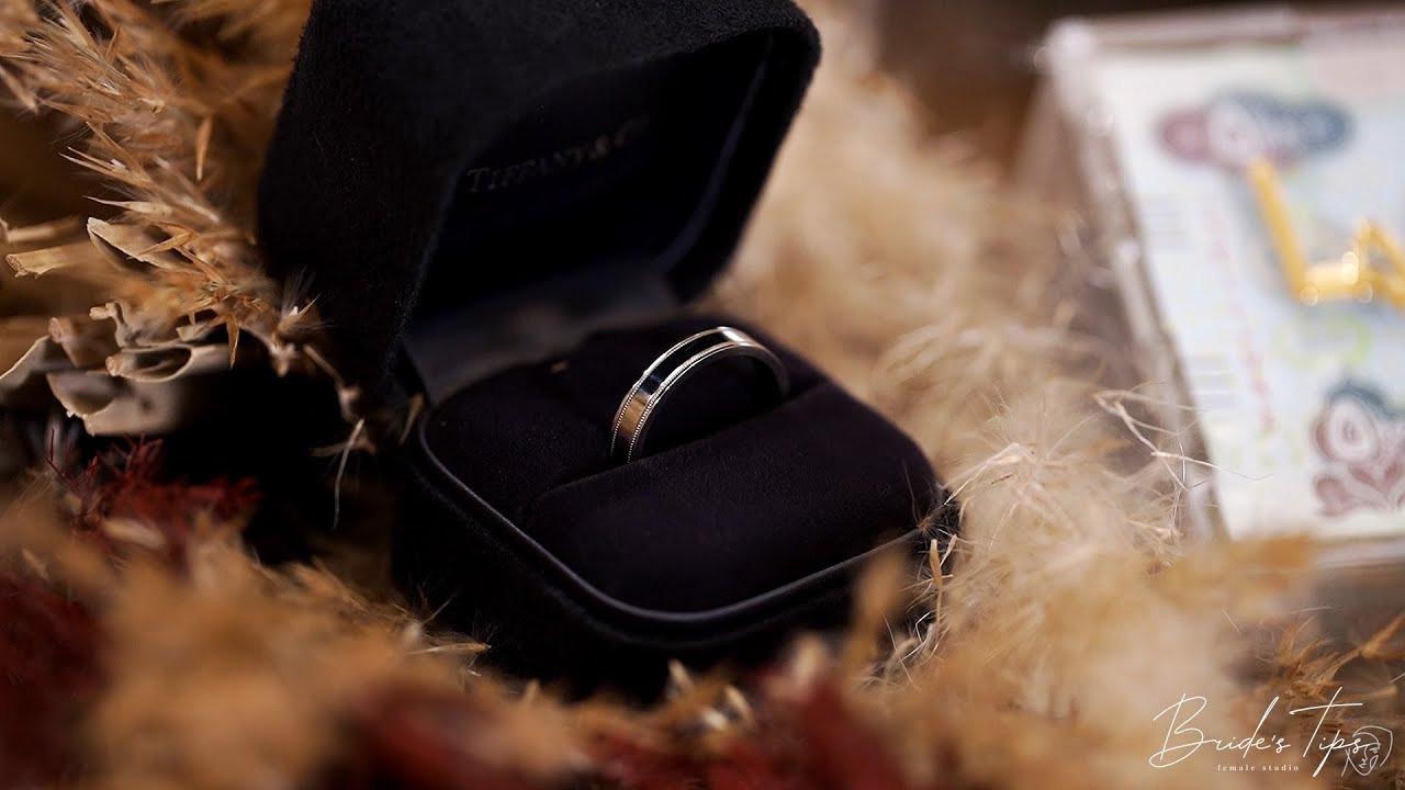 Home engagement. Wedding female photo and video studio in UAE