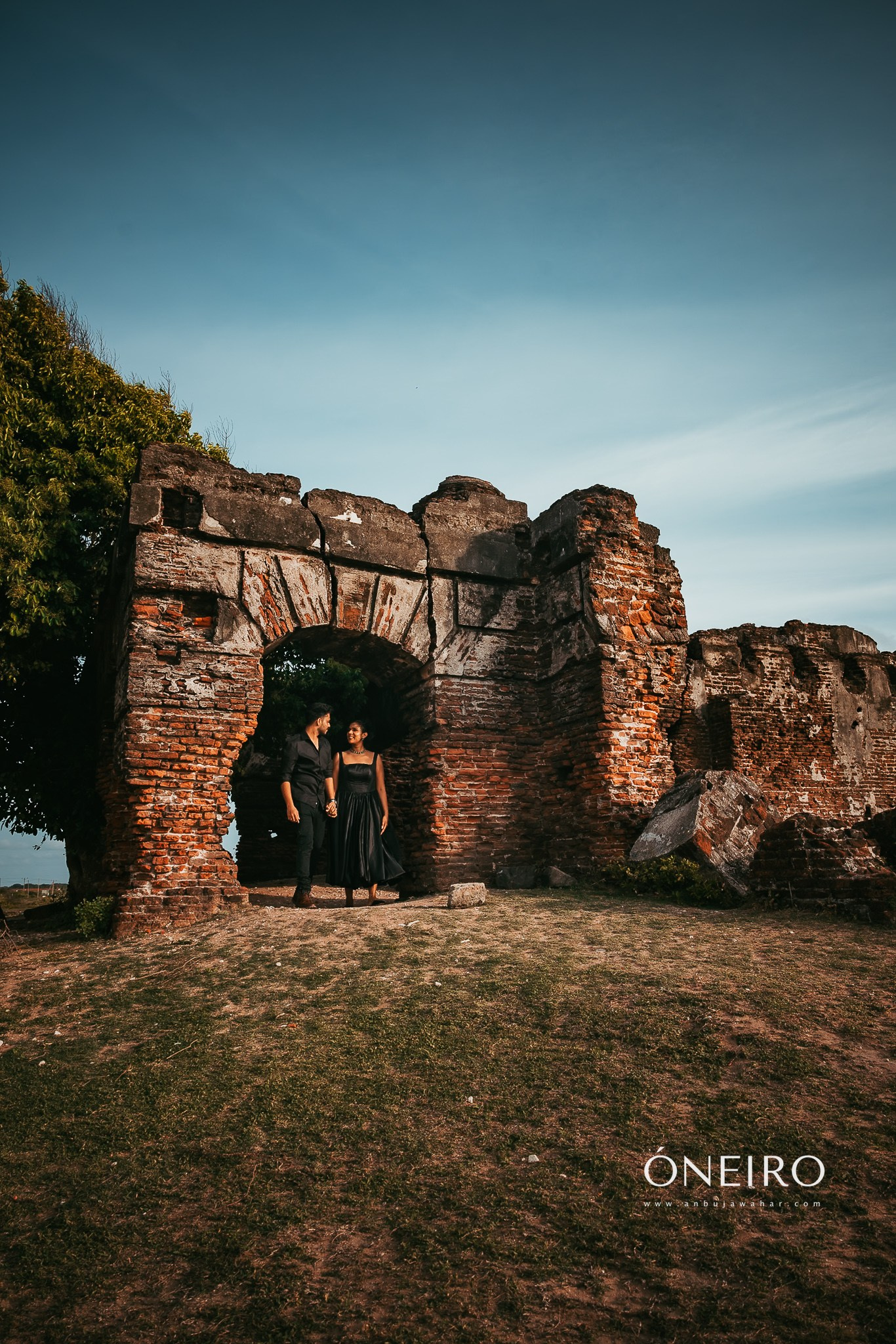 Pre wedding photography: Doric Bungalow in Arippu, Mannar, Sri Lanka