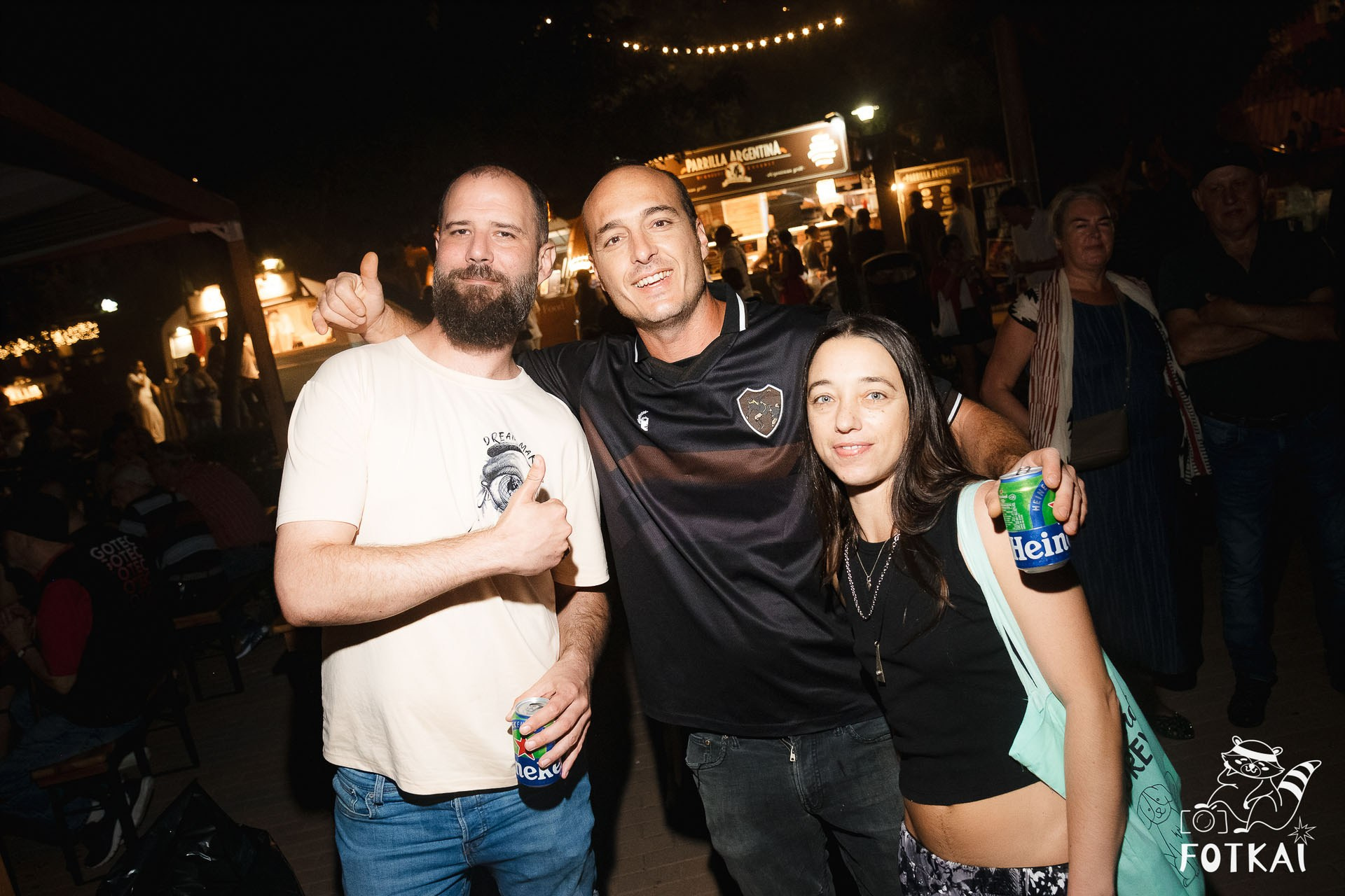 Фотоотчёт Street Food Market Torrevieja — Seguridad Social & Las Hienas DJs | FOTKAI