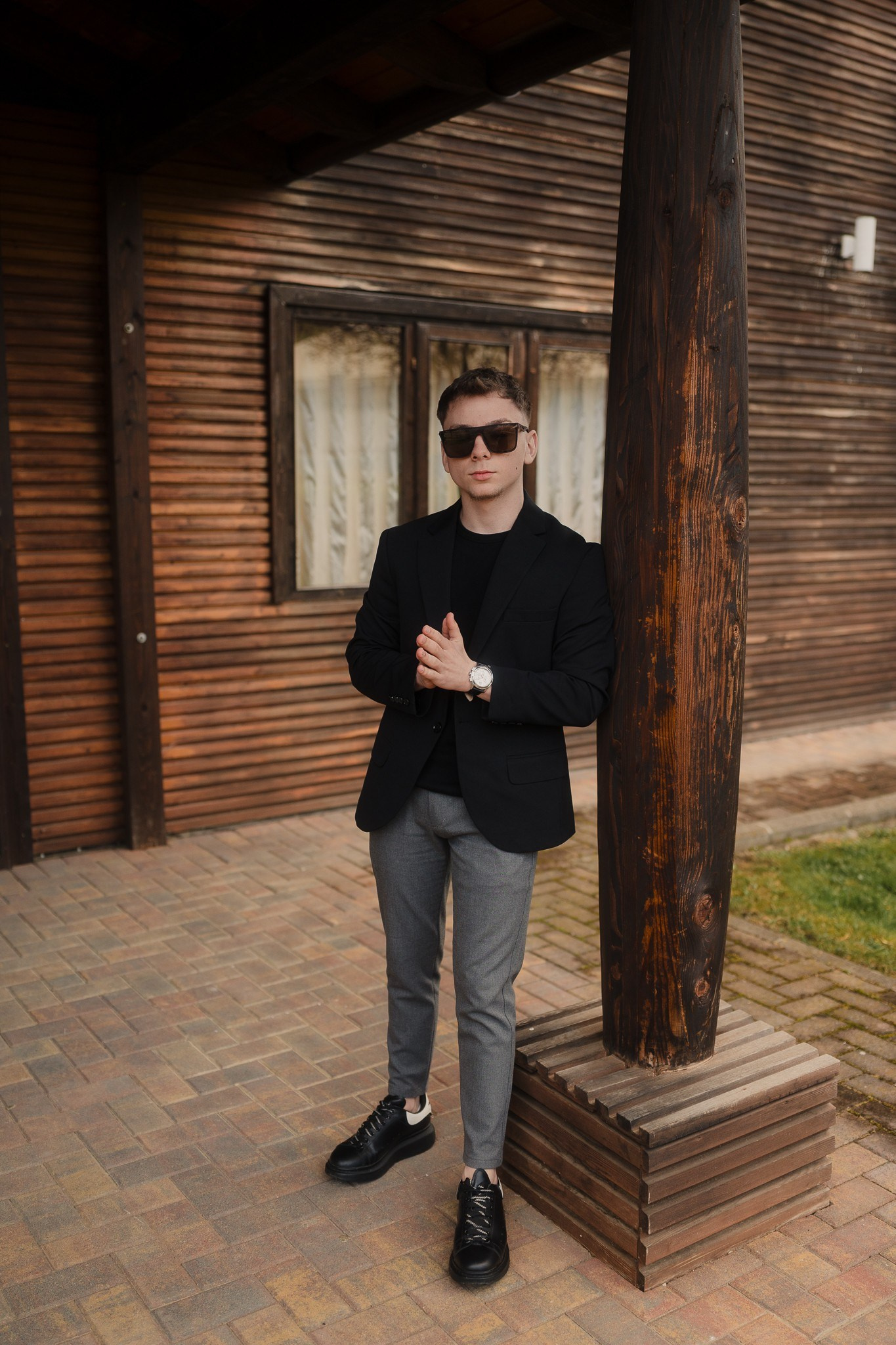 Albume Elevi. Visuals of Theodor — Wedding Photographer