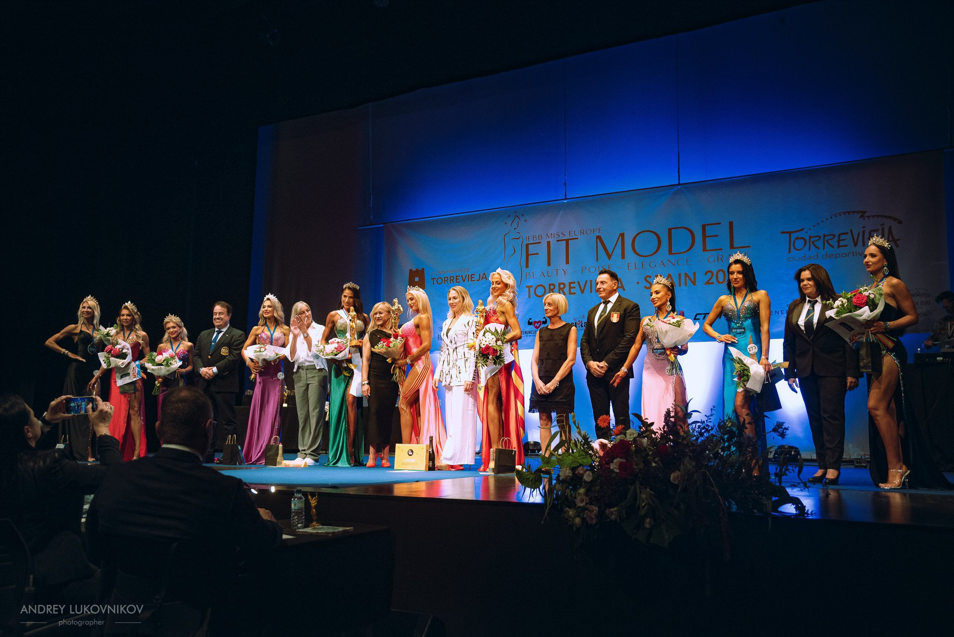 Sesión fotográfica de reportaje para el concurso internacional IFBB Miss Fit Model Europe 2024 en Torrevieja | Fotógrafo Andrey Lukovnikov
