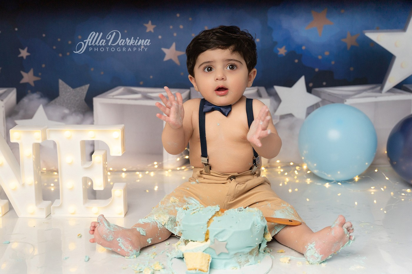 Starry Night Cake Smash Session. Newborn and family photographer. Hills District. Sydney