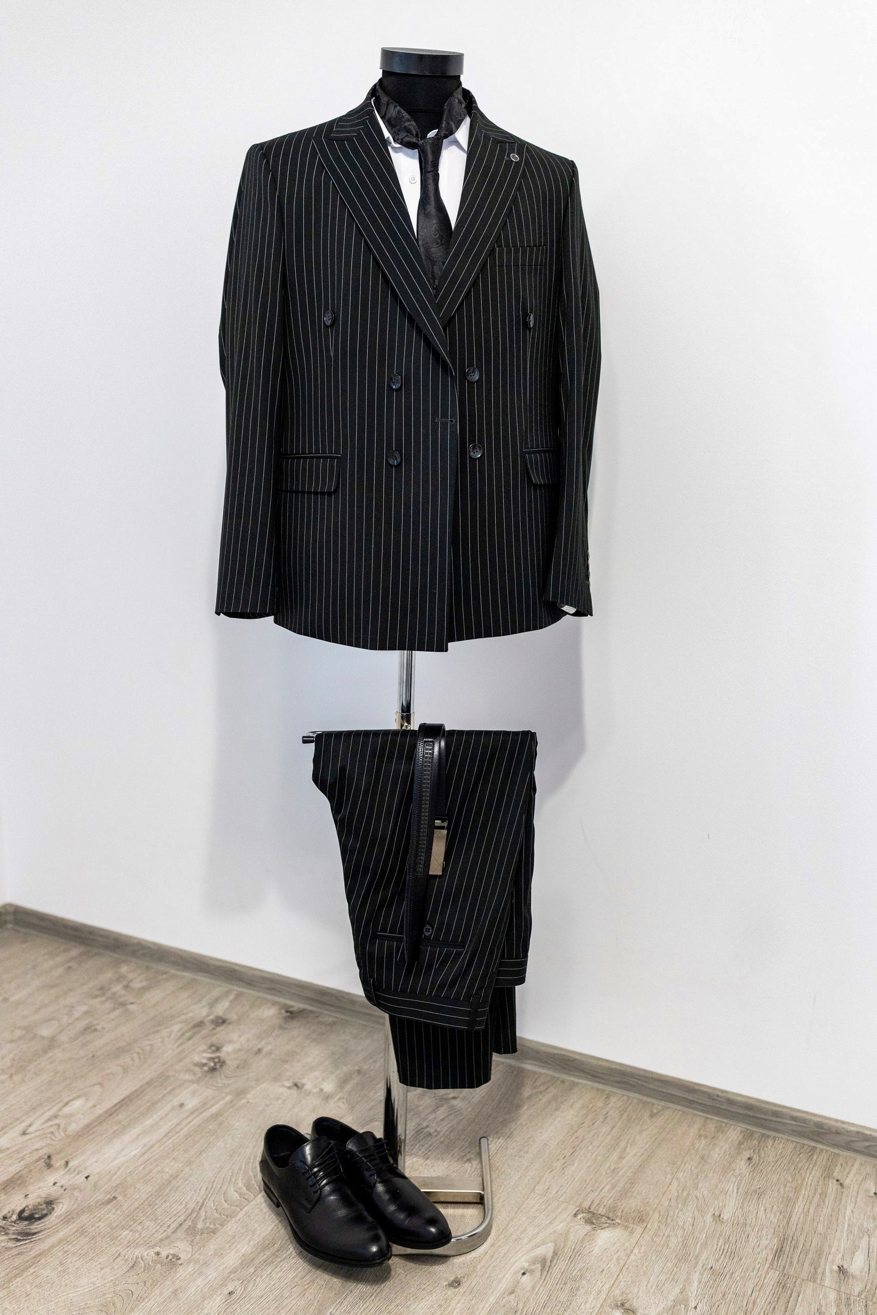 Fotograf nuntă Târgu Neamț – Samuel și Roxana, fotografie autentică realizată de AlinoFotoStudio 2. Fotograf nuntă Iași, Bacău, Suceava și Botoșani – Alin Chirilă surprinzând momente reale de nuntă 3. Fotografie de nuntă cu emoție și credință – AlinoFotoStudio, fotograf povestitor 4. Fotograf profesionist nuntă în Moldova – cadre naturale și pline de emoție 5. Alin Chirilă fotograf nuntă – poveste reală surprinsă prin fotografie 6. Fotograf nuntă cu stil documentar – momente autentice din ziua nunții Pregătiri mireasă acasă – fotografie naturală realizată de Alin Chirilă fotograf nuntă 8. Detalii din ziua nunții – fotograf nuntă Iași și Botoșani, AlinoFotoStudio 9. Emoții din dimineața nunții – fotograf profesionist Moldova 10. Cadre autentice din pregătiri – fotograf nuntă Suceava și Bacău Ceremonie religioasă nuntă – moment emoționant surprins de fotograf Alin Chirilă 12. Nuntă cu valori creștine – fotografie din biserică realizată cu discreție 13. Rugăciune și emoție în ziua nunții – fotograf nuntă Târgu Neamț 14. Legământ în fața lui Dumnezeu – fotografie de nuntă autentică 15. Fotograf nuntă biserică – momente sincere și pline de semnificație Petrecere de nuntă – cadre naturale realizate de AlinoFotoStudio 17. Bucurie și dans la nuntă – fotograf nuntă Iași și împrejurimi 18. Momente autentice de la restaurant – fotograf nuntă Bacău Suceava 19. Atmosferă de nuntă surprinsă discret – Alin Chirilă fotograf -AlinoFotoStudio – fotograf nuntă cu abordare naturală și emoțională 21. Alin Chirilă fotograf – povestitor prin fotografie de nuntă 22. Fotograf nuntă în Moldova – stil documentar și autentic 23. Fotografie de nuntă sinceră și elegantă – AlinoFotoStudio- Fotograf nuntă Iași Bacău Suceava Botoșani – Alin Chirilă AlinoFotoStudio 26. Fotograf nuntă Târgu Neamț și Moldova – fotografie profesională de eveniment 27. Fotograf nuntă cu valori creștine și stil documentar – AlinoFotoStudio - Alin Chirilă – AlinoFotoStudio Fotograf nuntă Iași • Bacău • Suceava • Botoșani - Samuel & Roxana, Târgu Neamț -Momente reale, trăite sincer și păstrate pentru totdeauna.