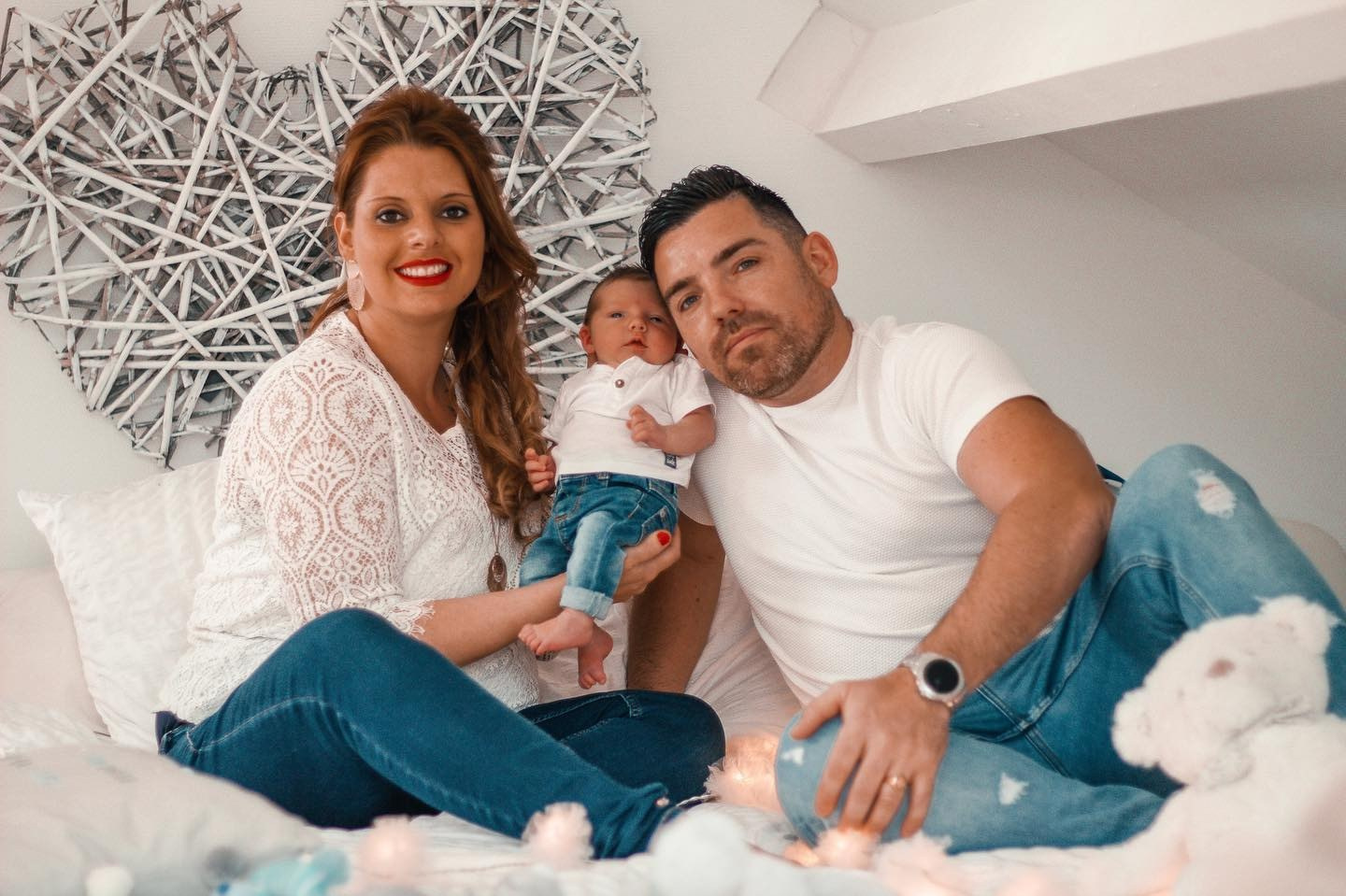 Portrait de famille lifestyle en studio à Châtellerault