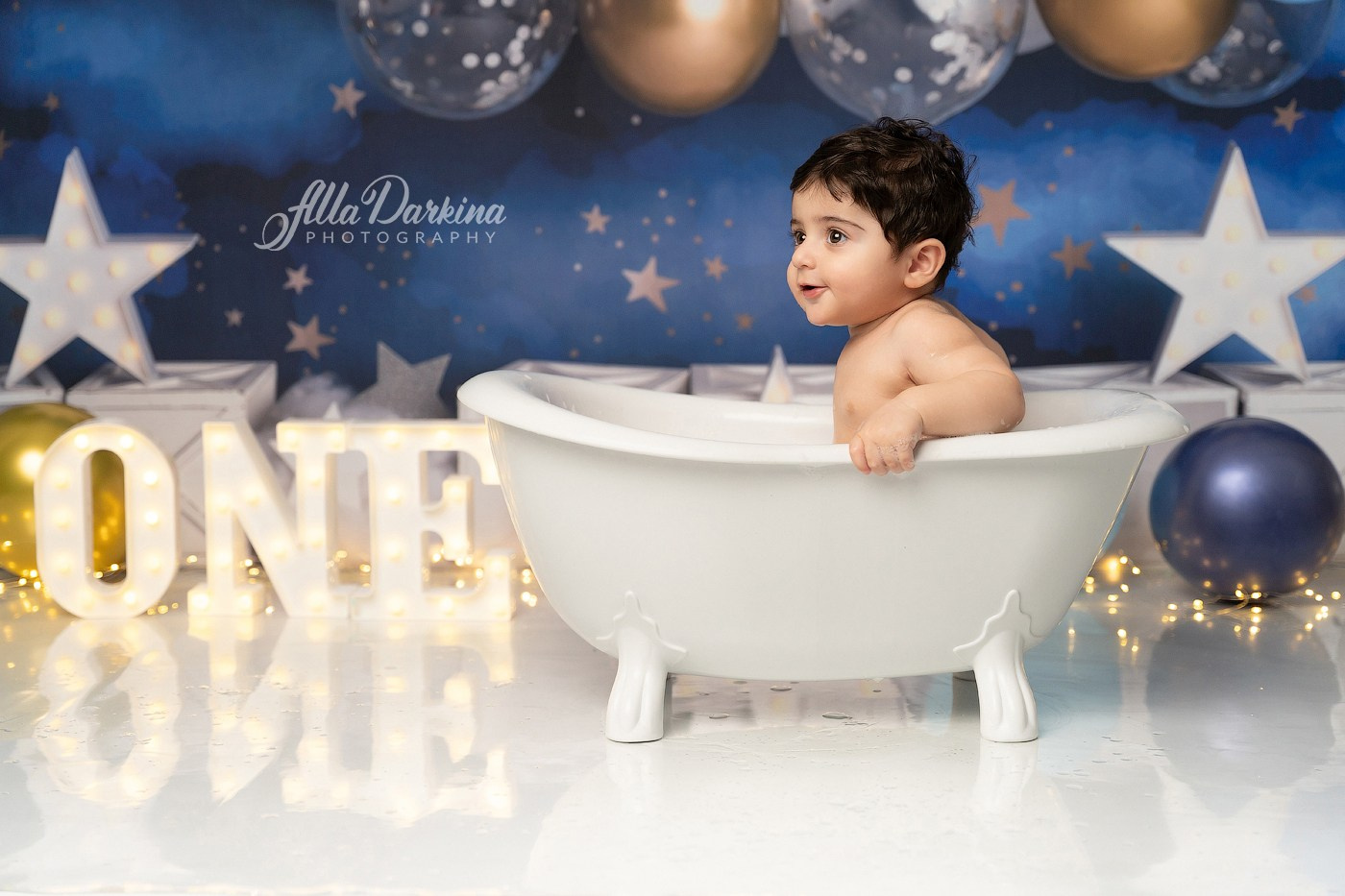 Starry Night Cake Smash Session. Newborn and family photographer. Hills District. Sydney