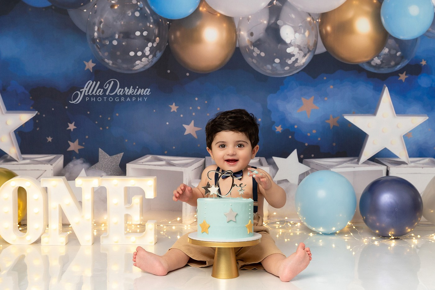 Starry Night Cake Smash Session. Newborn and family photographer. Hills District. Sydney