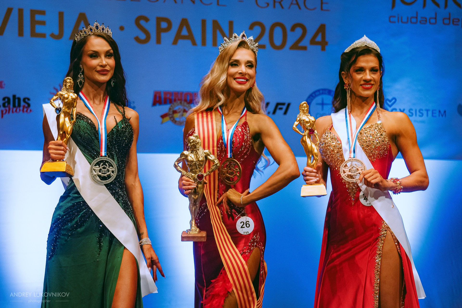 Sesión fotográfica de reportaje para el concurso internacional IFBB Miss Fit Model Europe 2024 en Torrevieja | Fotógrafo Andrey Lukovnikov