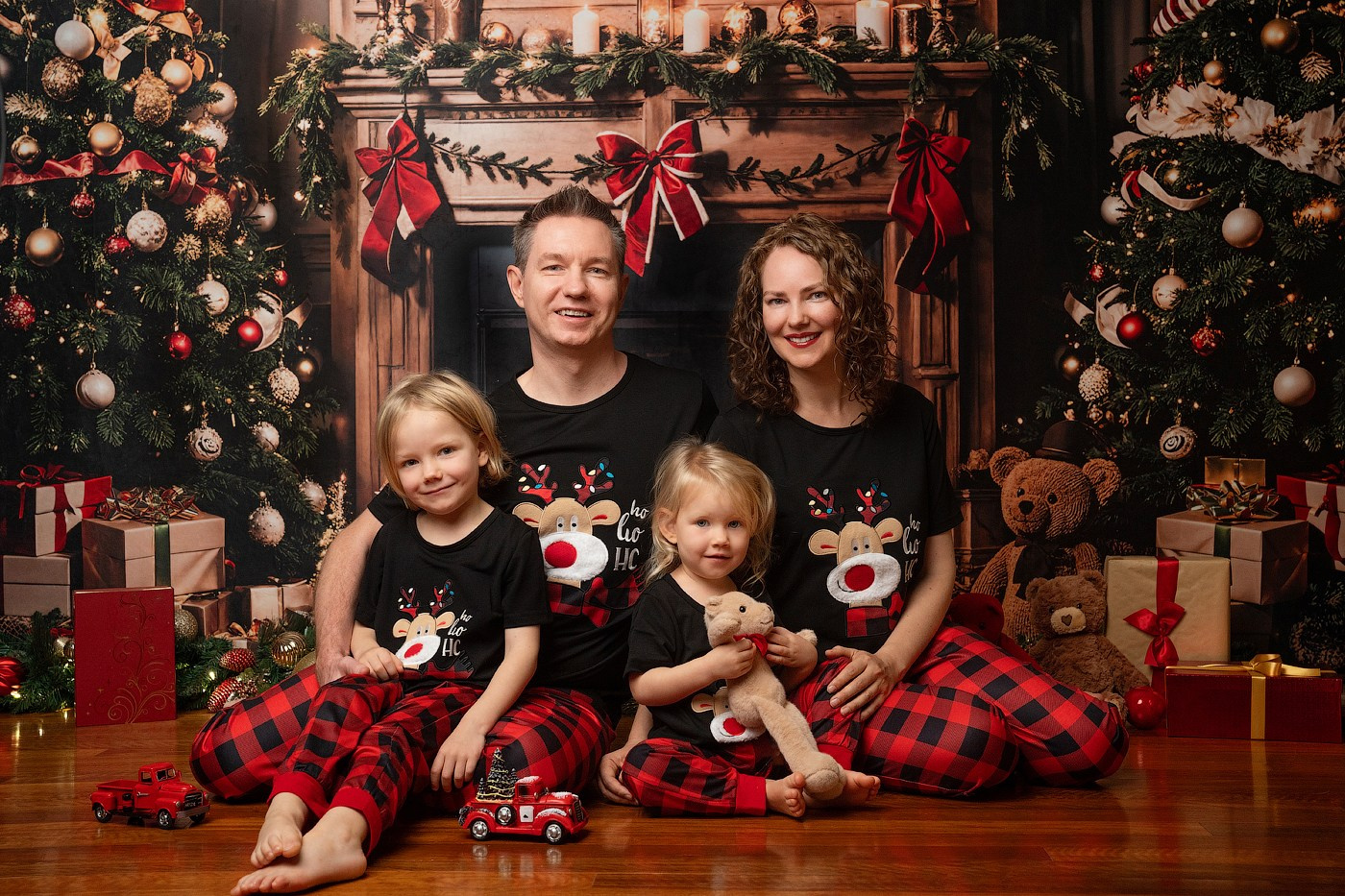 Christmas mini sessions 2025| Sydney. Newborn and family photographer. Hills District. Sydney