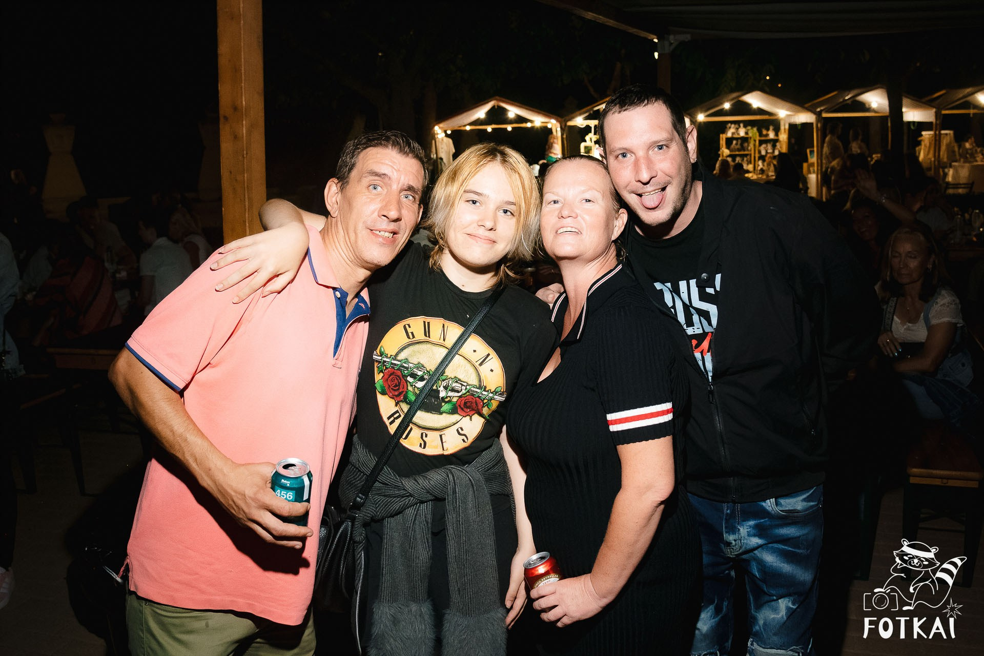 Фотоотчёт Street Food Market Torrevieja — Seguridad Social & Las Hienas DJs | FOTKAI