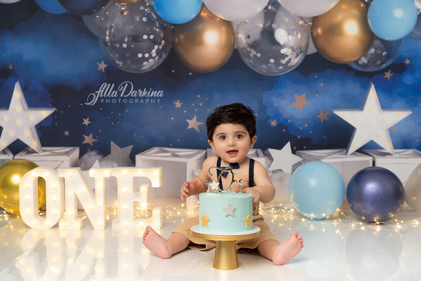 Starry Night Cake Smash Session. Newborn and family photographer. Hills District. Sydney
