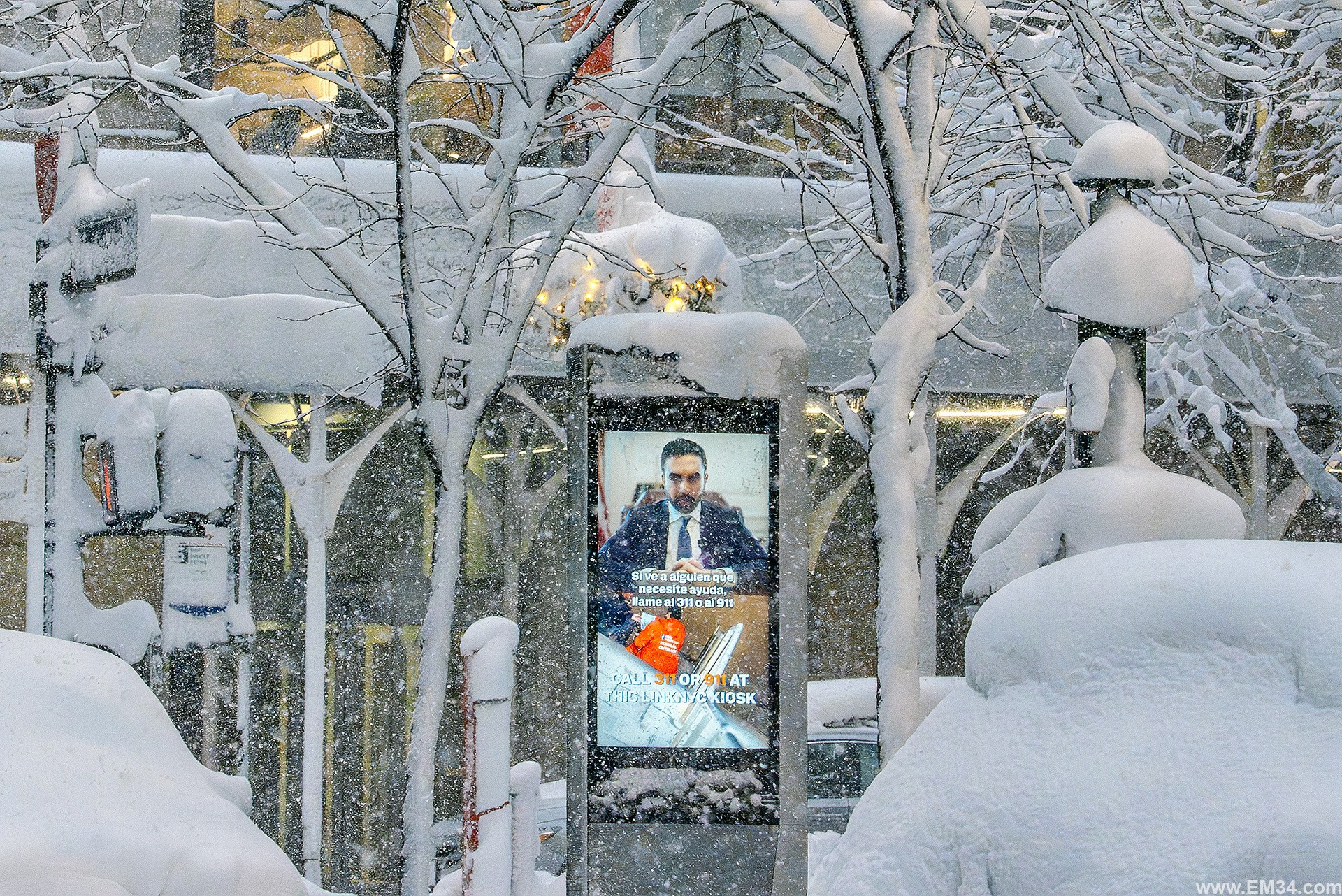 Blizzard in Manhattan, New York — two days ago. After 25 years here I braved the freezing storm to capture fairy-tale snow at iconic spots. Emin Kuliyev — Award-Winning Wedding Photojournalist NYC & USA | Best Wedding Photographer Known for Candid, Timeless Moments