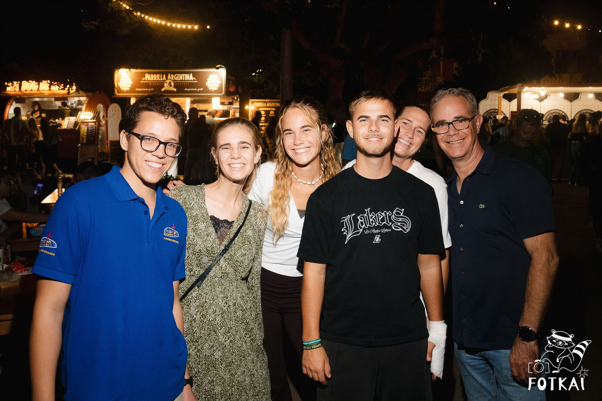 Фотоотчёт Street Food Market Torrevieja — Seguridad Social & Las Hienas DJs | FOTKAI