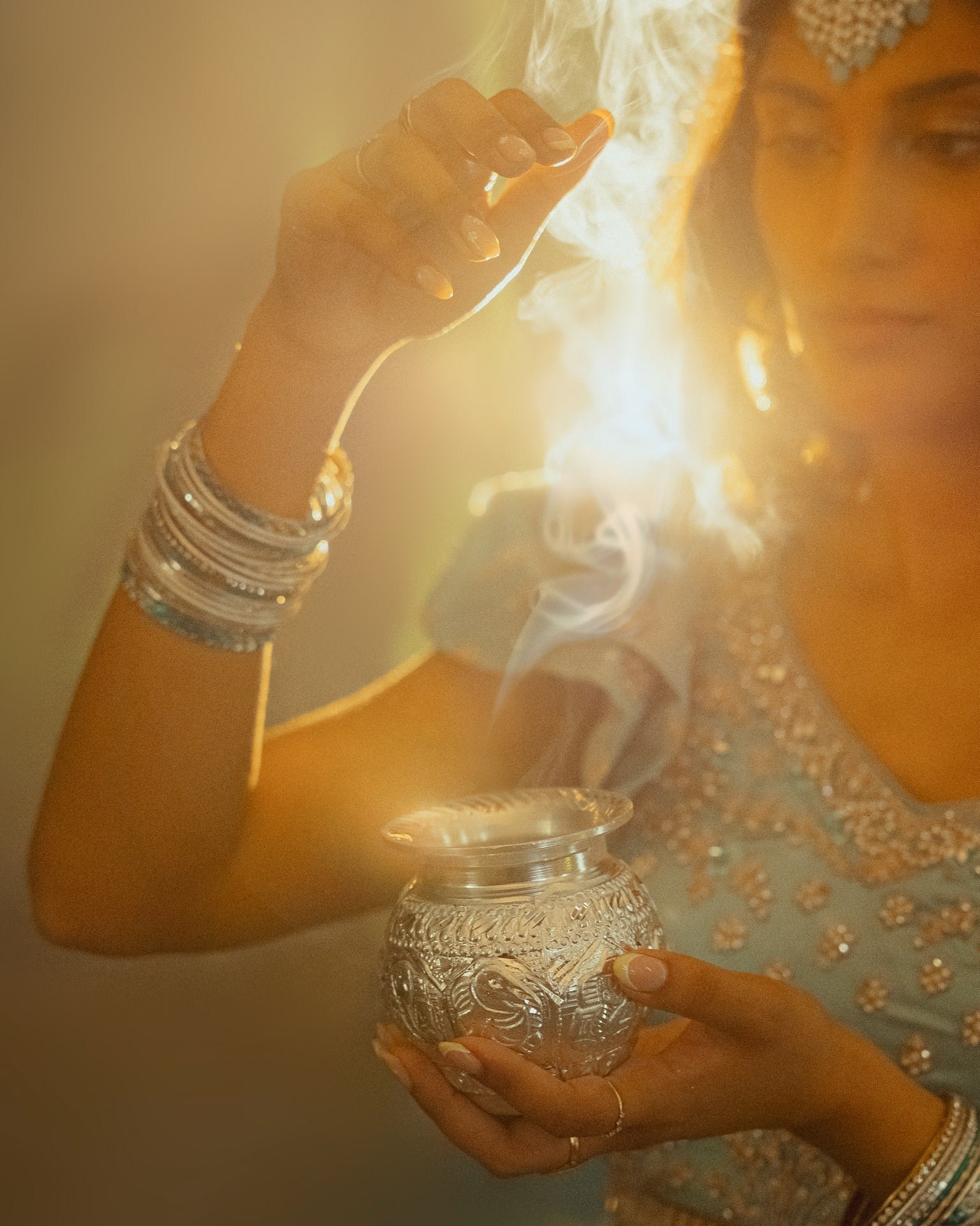 Dream Portrait in Traditional Indian Attire — Studio Photoshoot in Rotterdam. Romantic & Soulful Photography by Natalia Olhova in Rotterdam