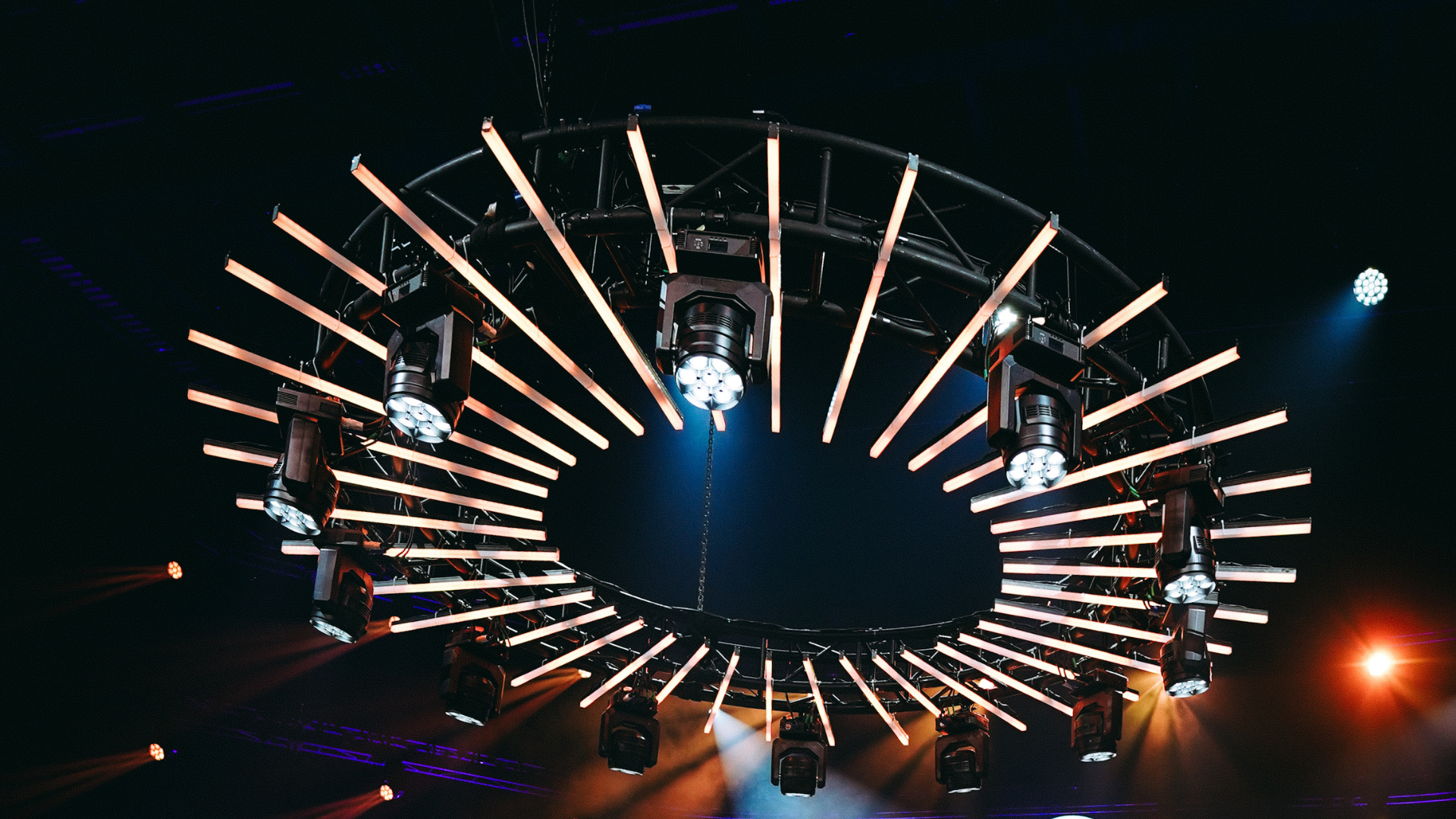 Техническая организация мероприятий в Сочи — концерты, конференции, форумы, феситвали STAGER. Аренда светового, звукового оборудования, светодиодных экранов и сценических конструкций в Сочи