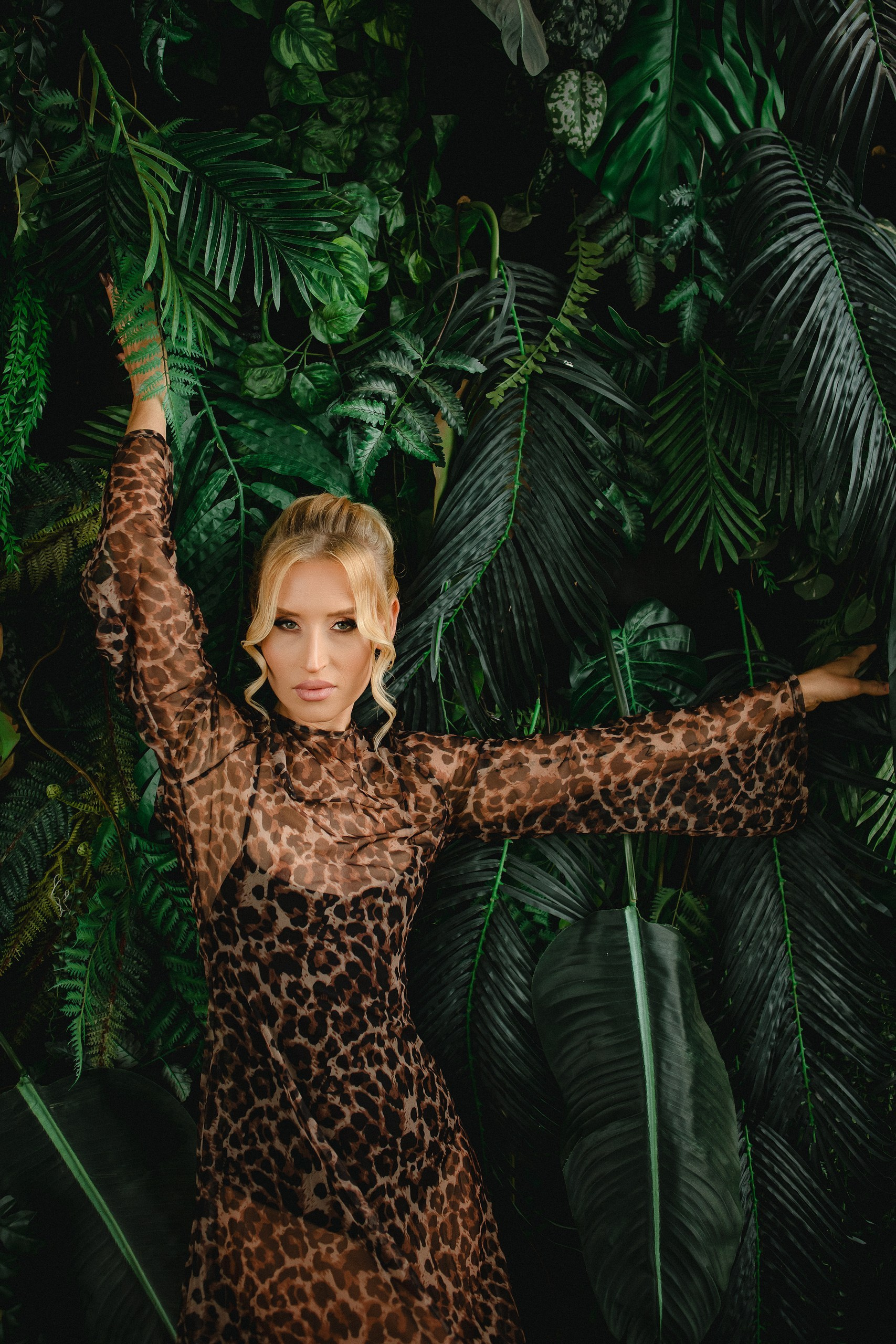 stilisiertes Jungle Studio Shooting für Frauen in Heilbronn. Bad Rappenau. Stuttgart. Mannheim und Würzburg