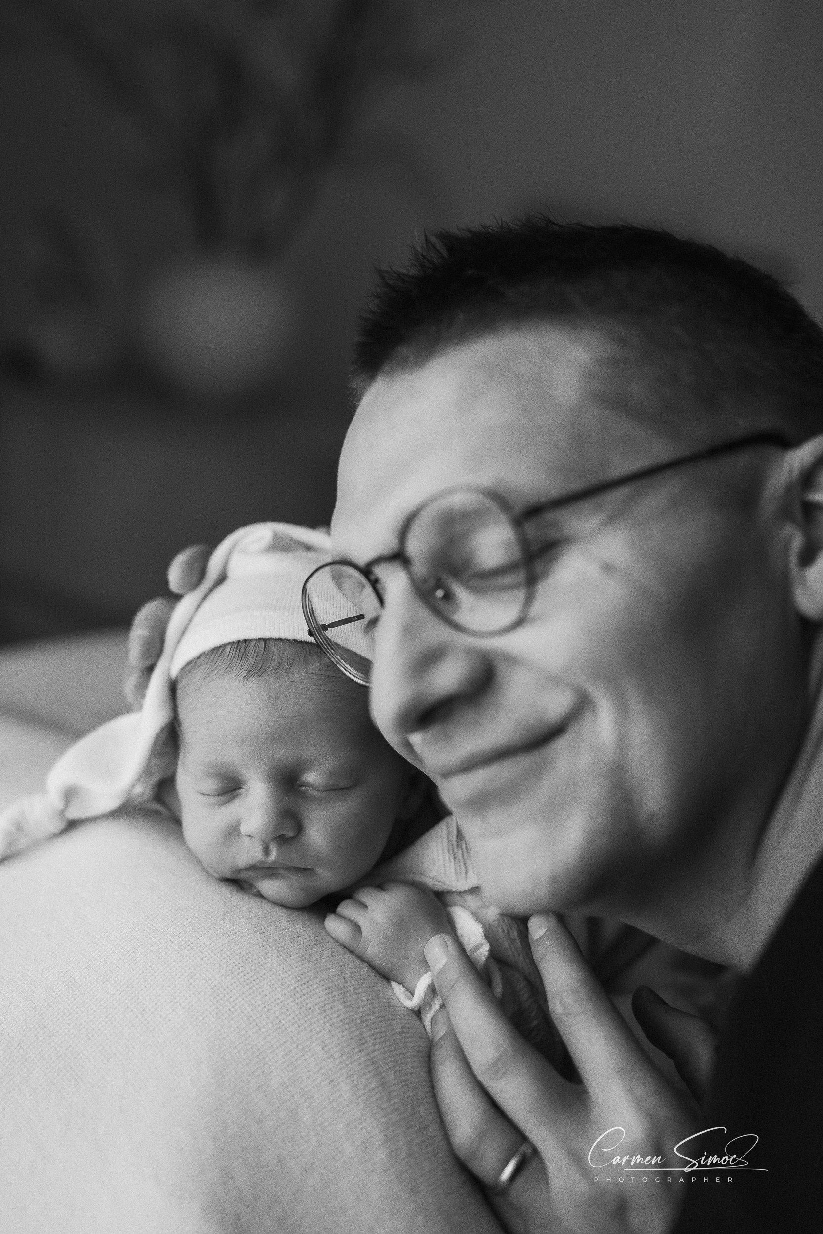 Servicii foto. Fotograf de familie, evenimente, produs și brand personal în Zalau, Cluj-Napoca Carmen Simoc