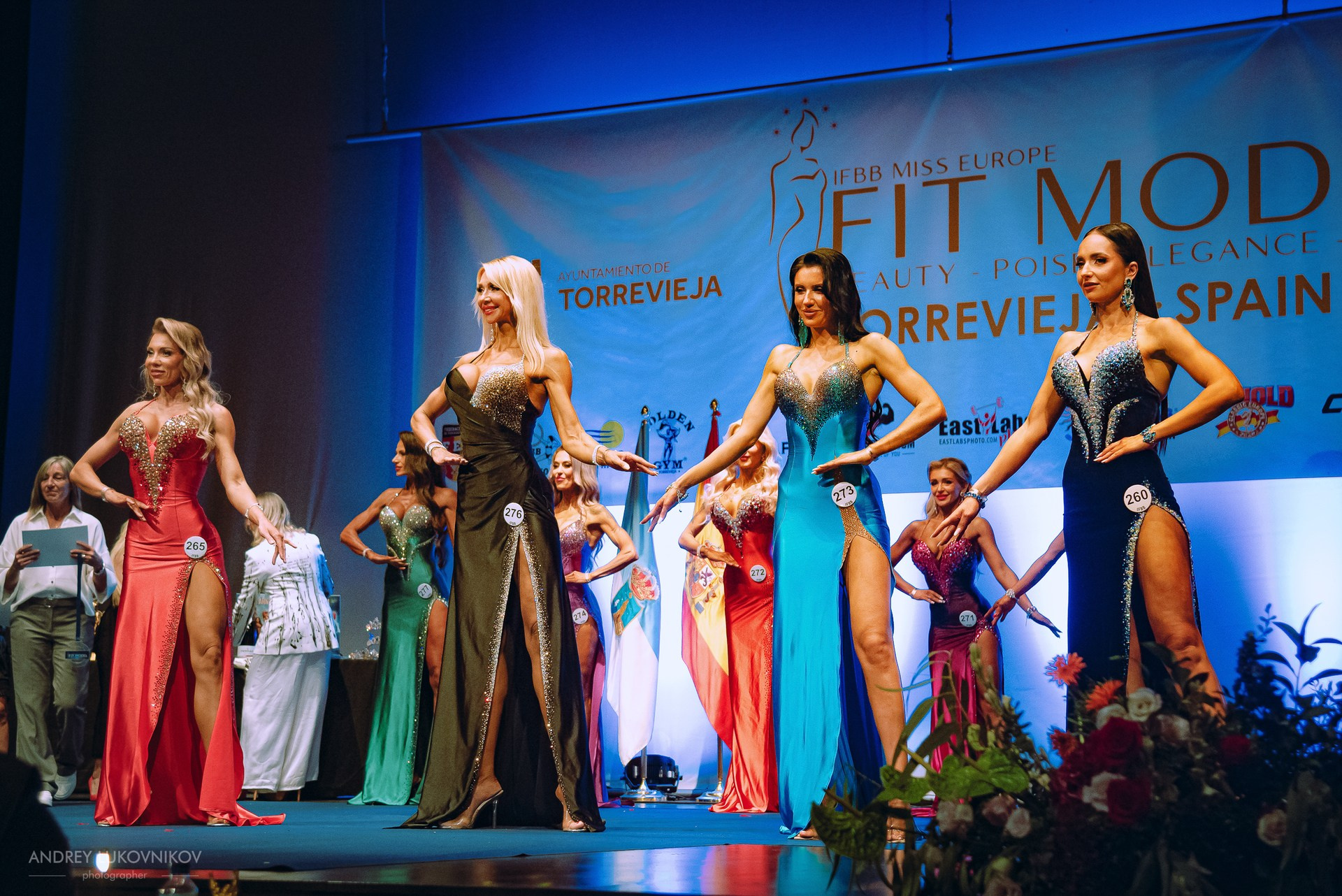 Sesión fotográfica de reportaje para el concurso internacional IFBB Miss Fit Model Europe 2024 en Torrevieja | Fotógrafo Andrey Lukovnikov