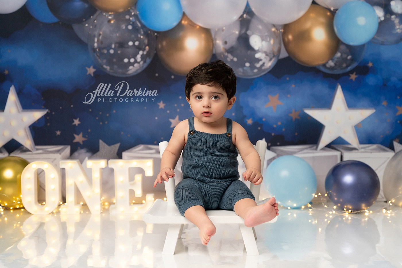 Starry Night Cake Smash Session. Newborn and family photographer. Hills District. Sydney