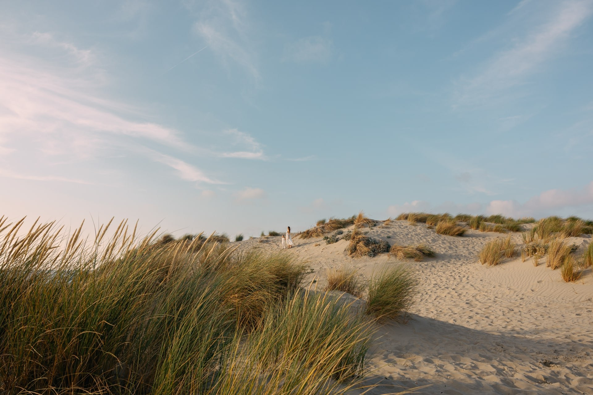 Mother & Daughter Photoshoot in the Dunes — Hoek van Holland. Romantic & Soulful Photography by Natalia Olhova in Rotterdam