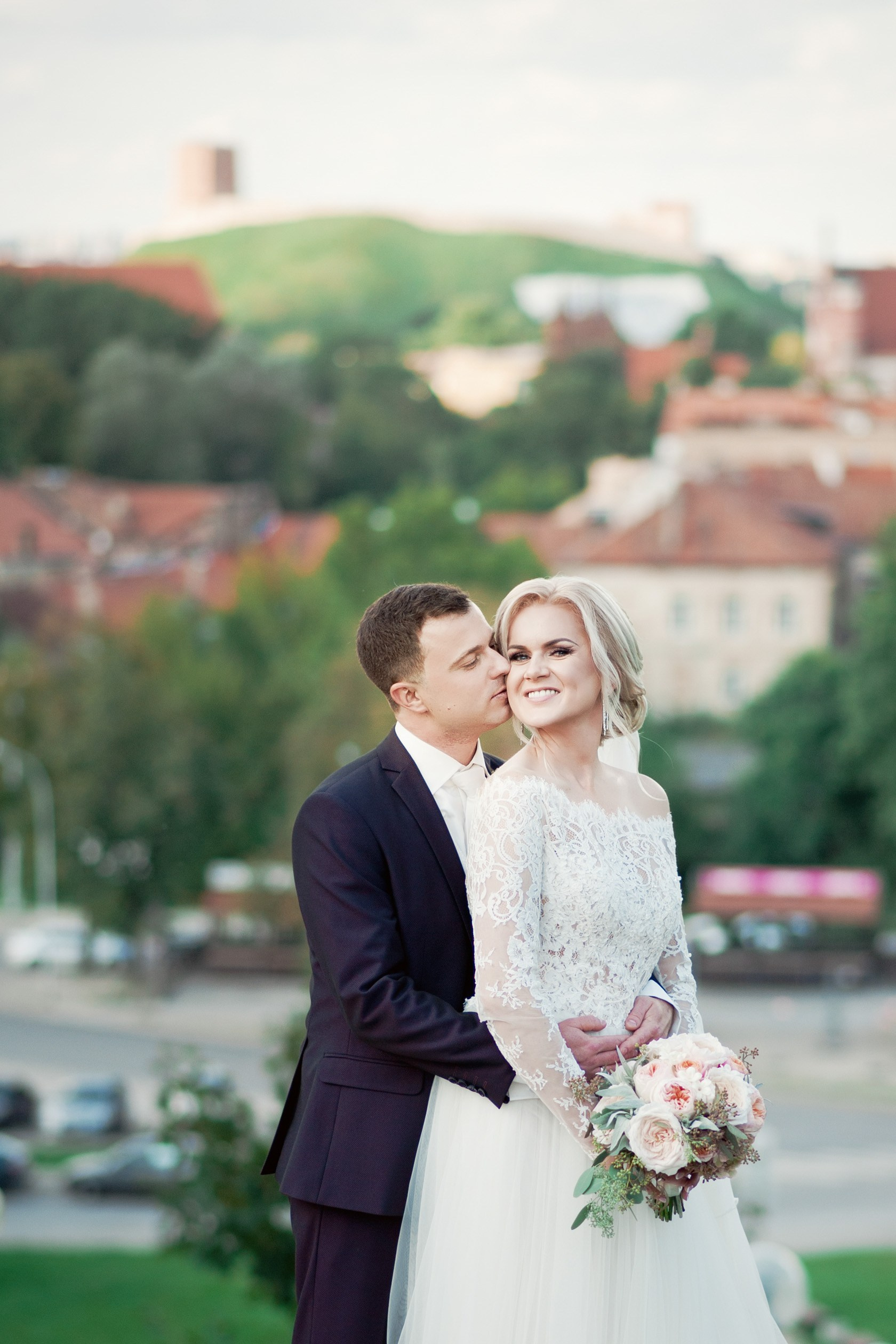 Vestuvių fotosesija, ceremonija, Vestuvių pasiruošimo fotografavimas. Vestuvių fotografas Vilnius Trakai kaina vestuvių fotografavimas fotografė personal.lt photogrpahy kainos jaunoji jaunikis nuotaka santuoka vestuvės, profesionali natūrali meninė reportažinė klasikinė fotosesija, vestuvių fotosesija gamtoje dvare