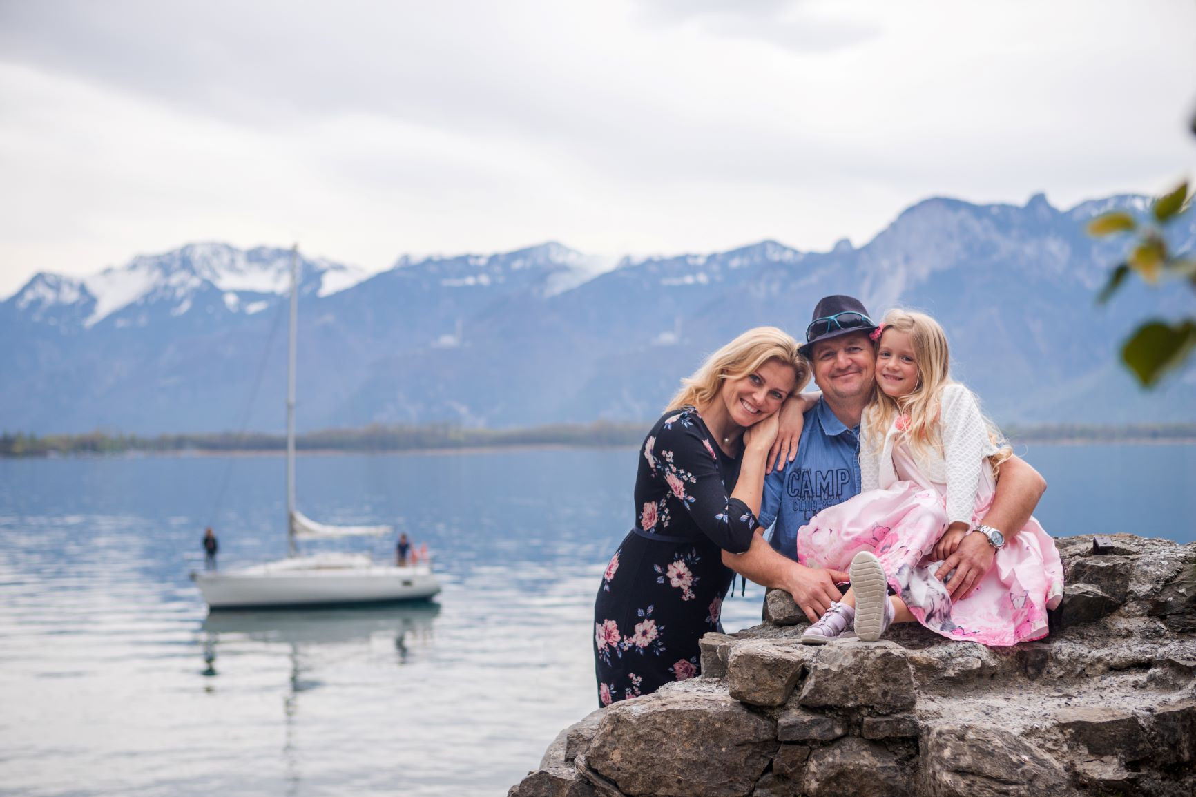 Babybauch Fotoshooting in der Schweiz. Fotograf in Freiburg, Meerim Kaufmann