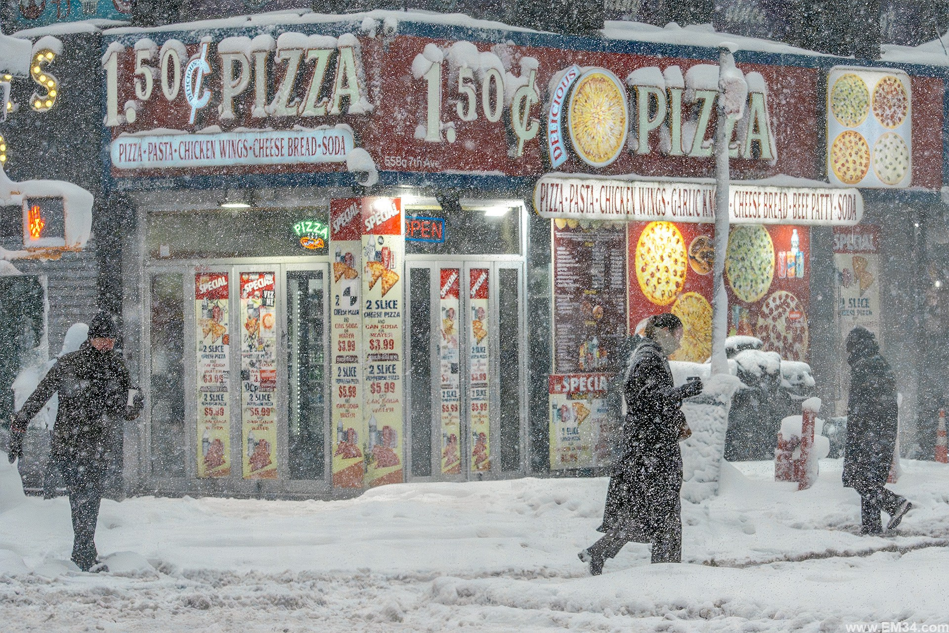 Blizzard in Manhattan, New York — two days ago. After 25 years here I braved the freezing storm to capture fairy-tale snow at iconic spots. Emin Kuliyev — Award-Winning Wedding Photojournalist NYC & USA | Best Wedding Photographer Known for Candid, Timeless Moments