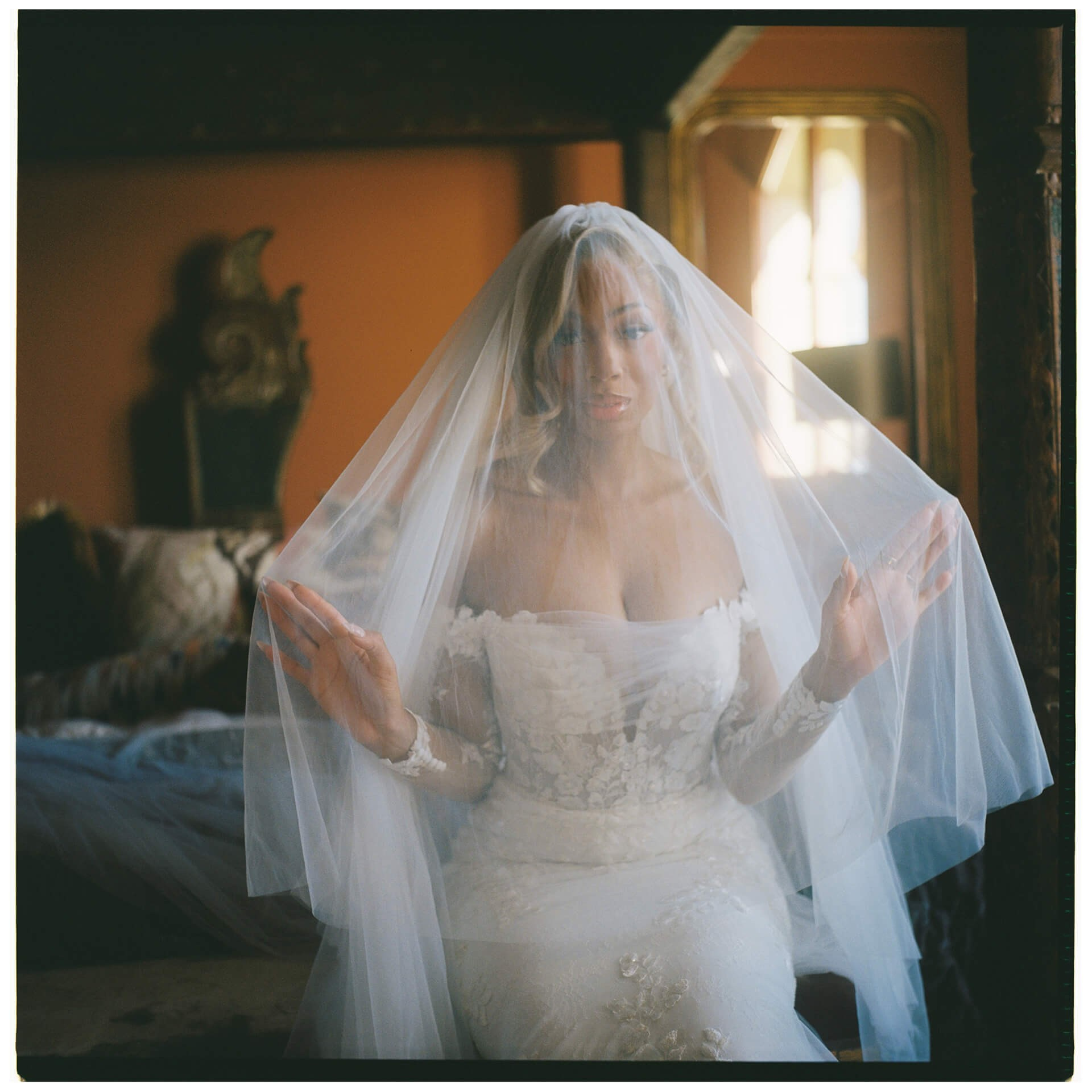 Wedding photographer in Europe. Italy, Lake Como. Aesthetic elegant story-telling