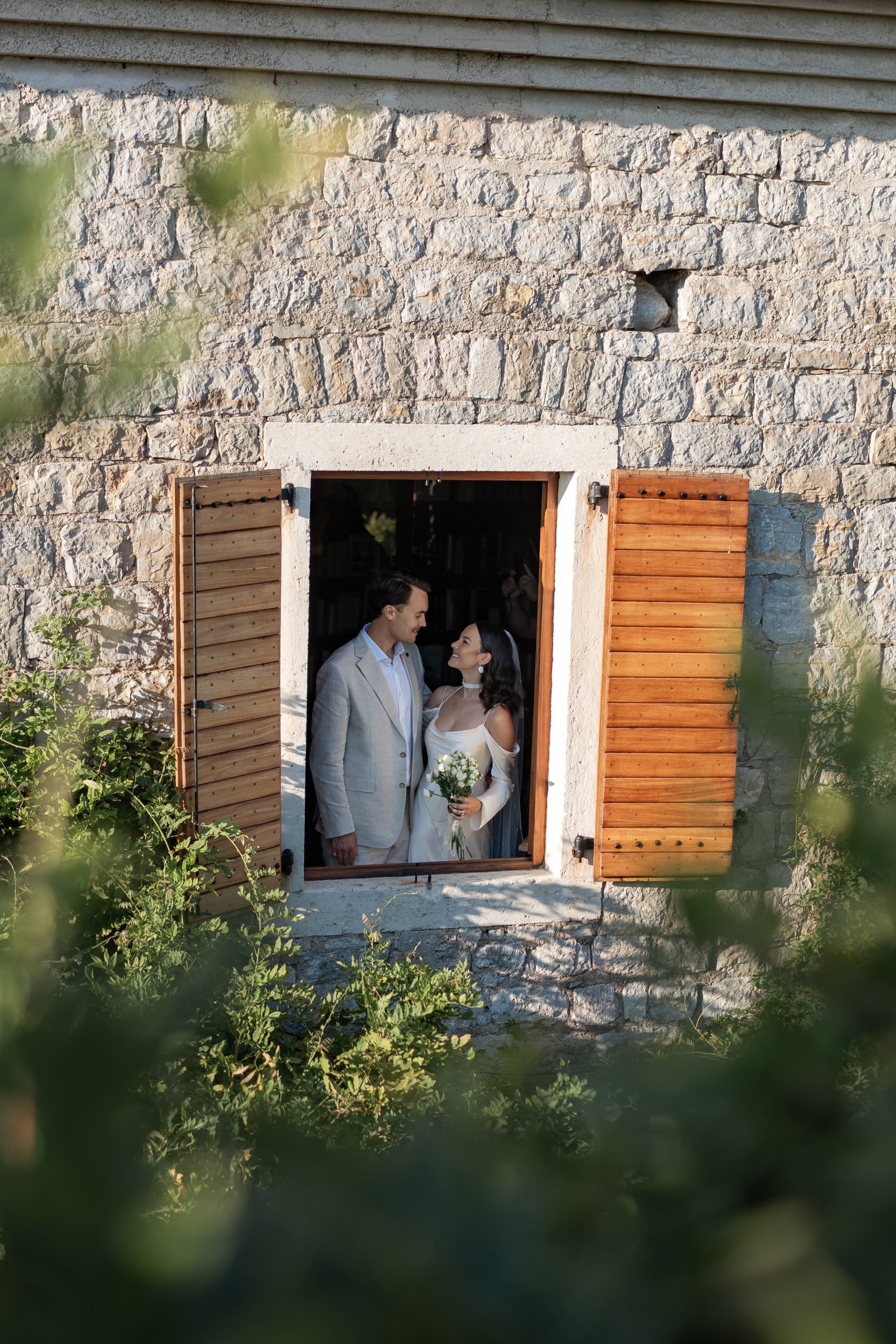 Photographer in Budva: couple, family & wedding shoots