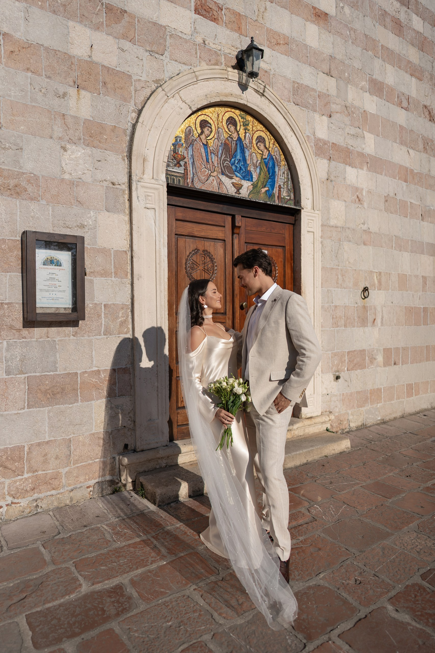 Photographer in Budva: couple, family & wedding shoots