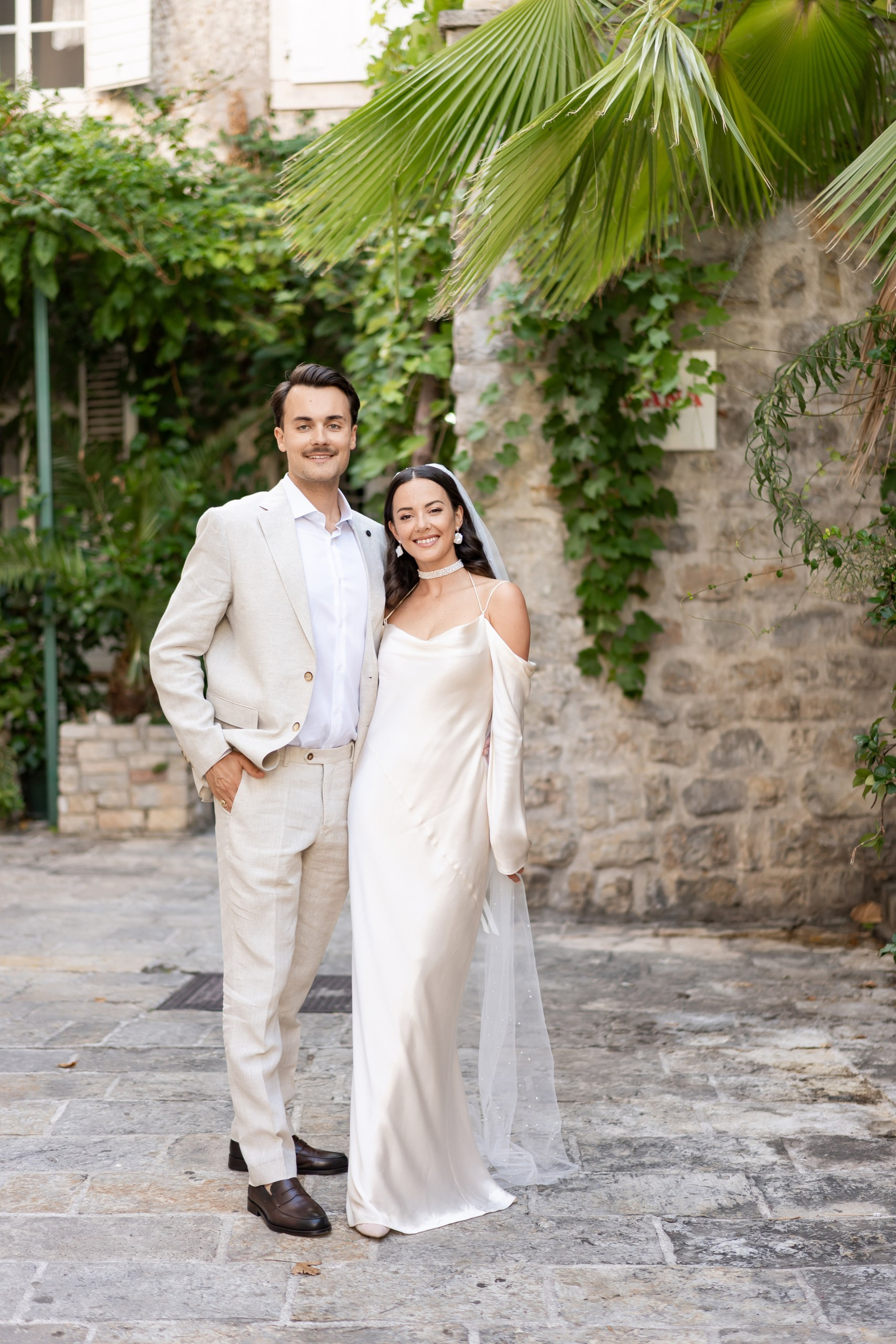 Photographer in Budva: couple, family & wedding shoots