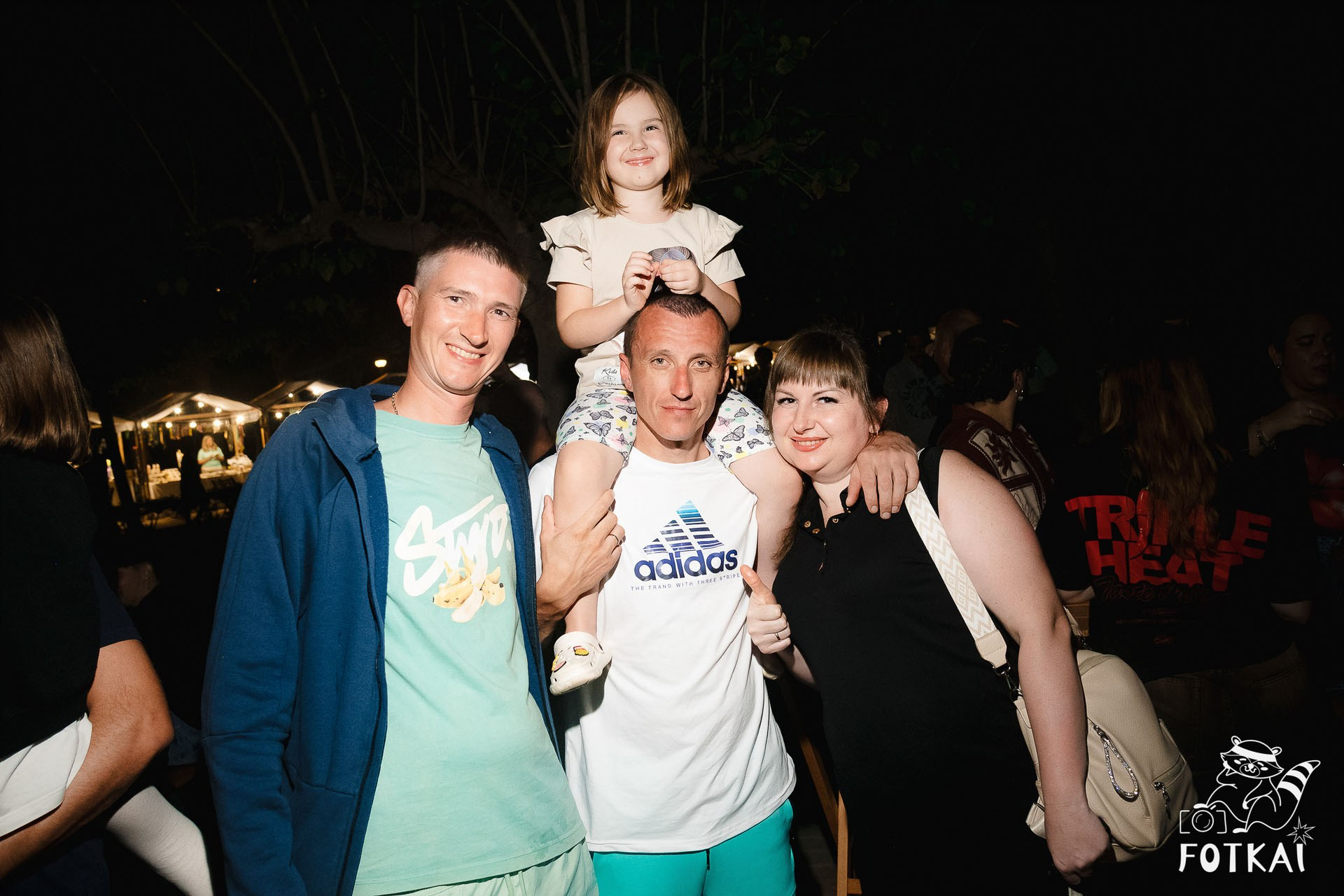 Фотоотчёт Street Food Market Torrevieja — Seguridad Social & Las Hienas DJs | FOTKAI