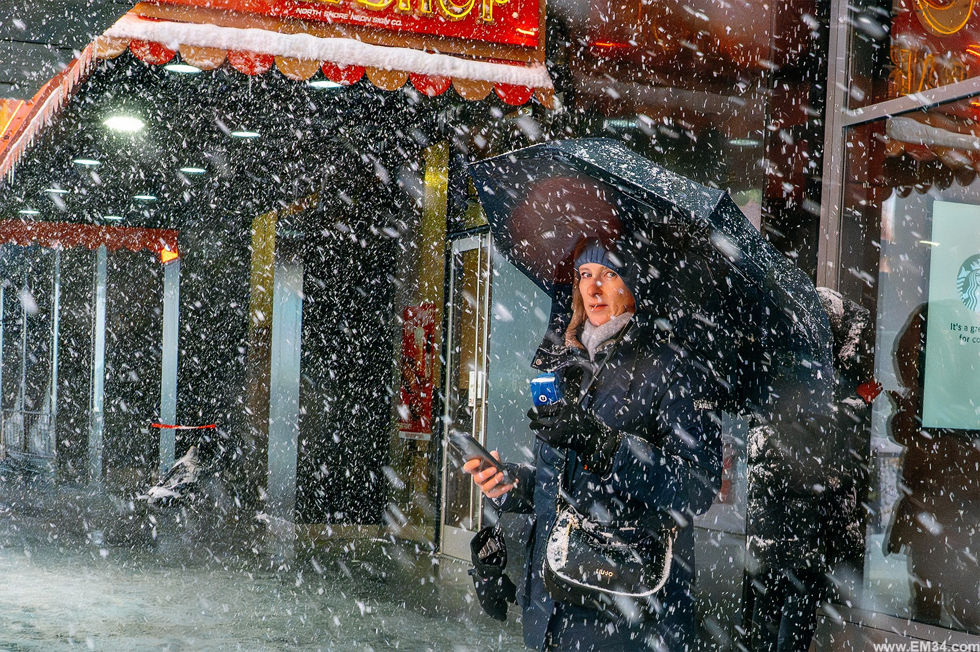 Blizzard in Manhattan, New York — two days ago. After 25 years here I braved the freezing storm to capture fairy-tale snow at iconic spots. Emin Kuliyev — Award-Winning Wedding Photojournalist NYC & USA | Best Wedding Photographer Known for Candid, Timeless Moments