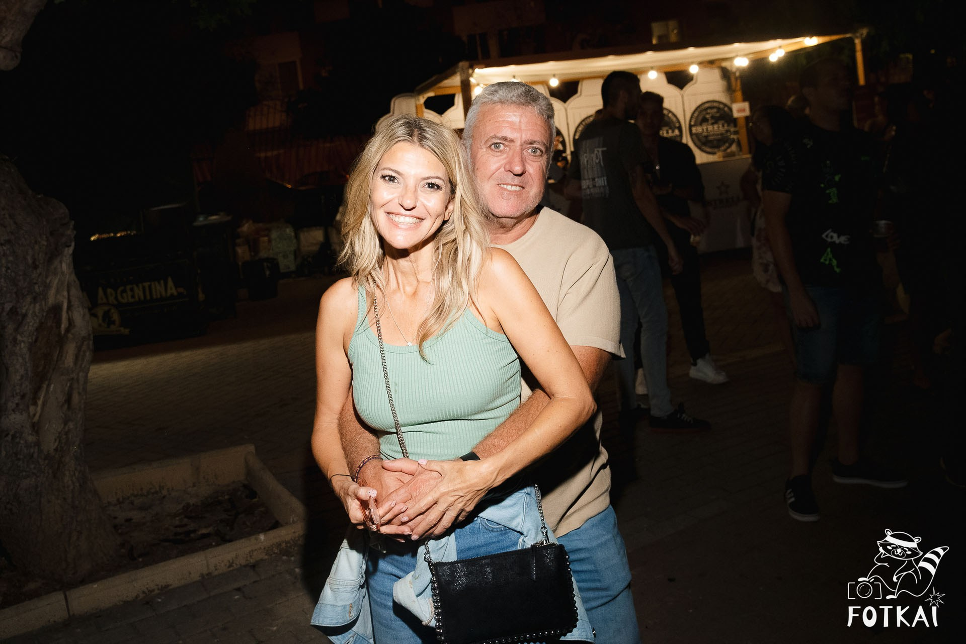 Фотоотчёт Street Food Market Torrevieja — Seguridad Social & Las Hienas DJs | FOTKAI