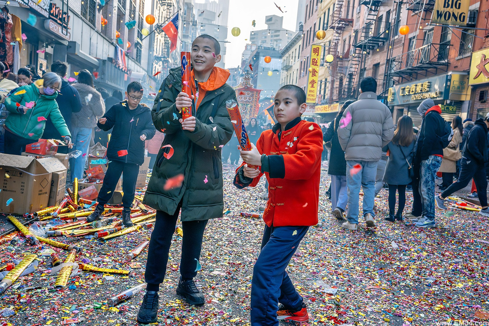 Lunar New Year Chinatown Street Photography — Chaotic NYC Festival Captured in One Hour of Firecrackers, Color & Energy. Emin Kuliyev — Award-Winning Wedding Photojournalist NYC & USA | Best Wedding Photographer Known for Candid, Timeless Moments