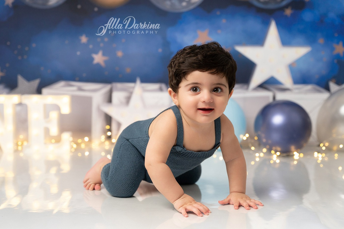 Starry Night Cake Smash Session. Newborn and family photographer. Hills District. Sydney