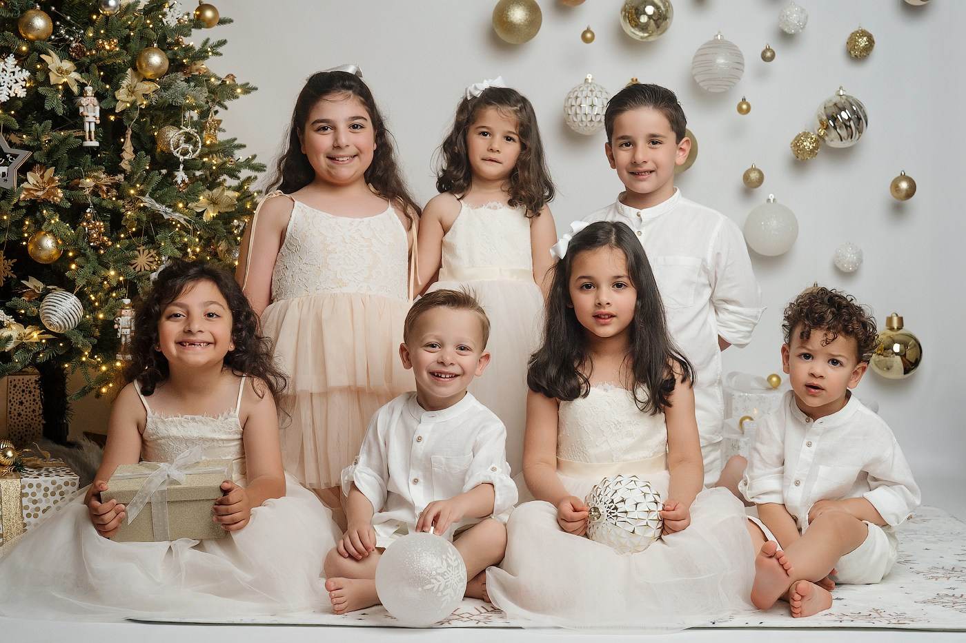 Christmas mini sessions 2025| Sydney. Newborn and family photographer. Hills District. Sydney