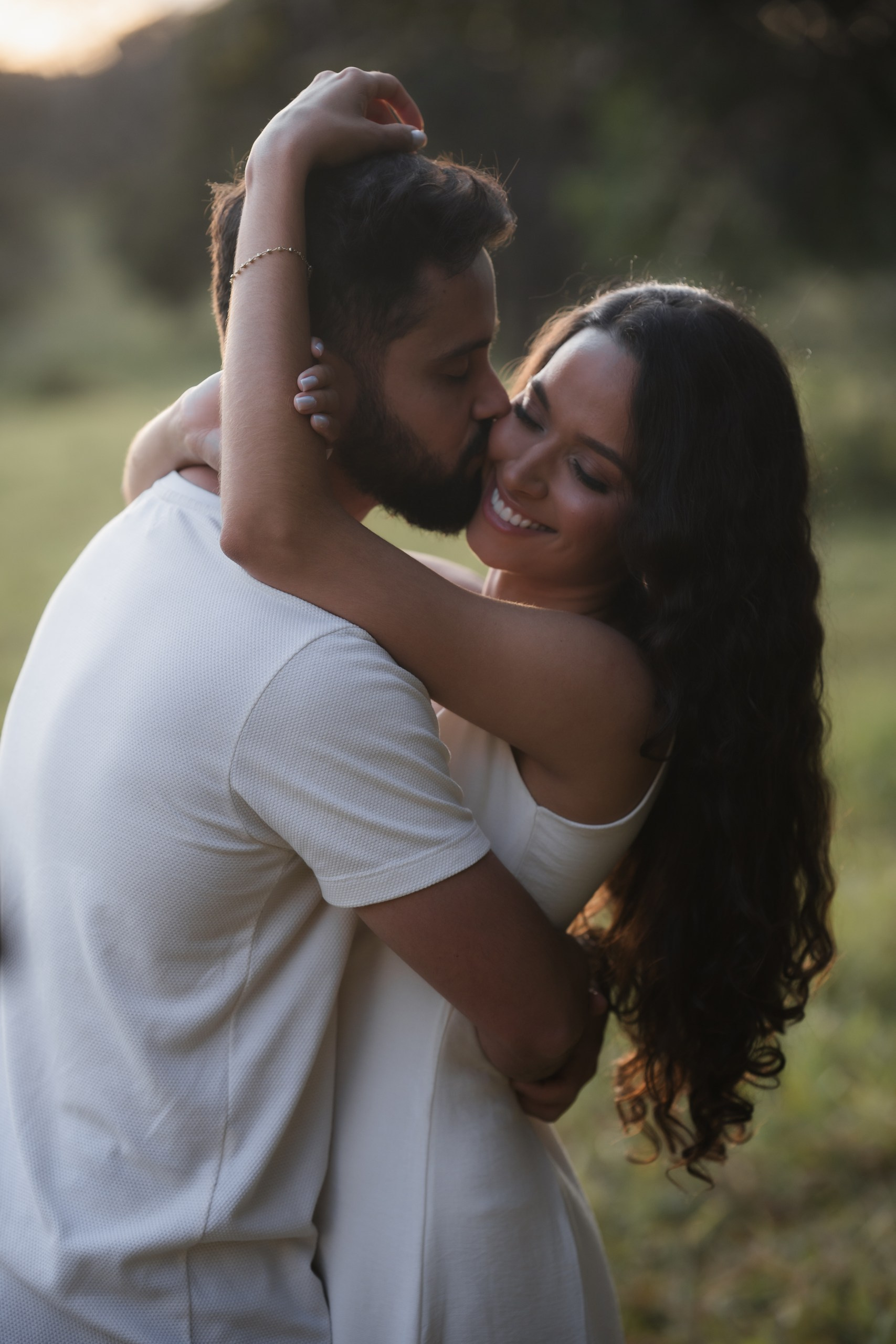 Diego e Luana em ensaio pré-wedding em BH, celebrando o amor com fotografias naturais, leves e cheias de conexão.
