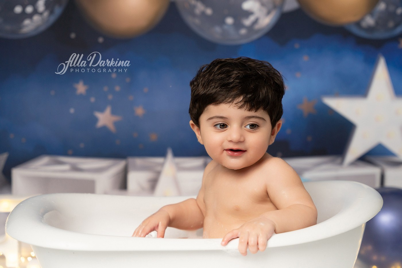 Starry Night Cake Smash Session. Newborn and family photographer. Hills District. Sydney
