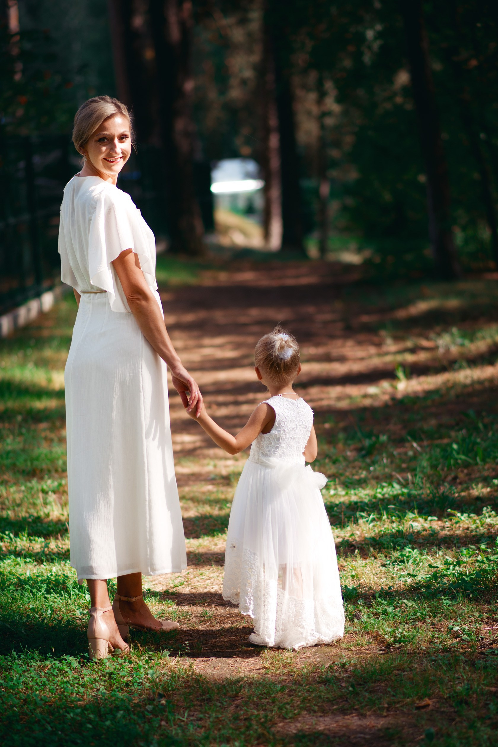 Krikštynos, krikštas, krikštynų fotosesija, ceremonija, bažnyčia krikštynų pasiruošimo fotografavimas. Krikštynų fotografas Vilnius Trakai kaina krikštynų fotografavimas fotografė personal.lt photogrpahy kainos šeima, vaikai profesionali natūrali meninė reportažinė klasikinė fotosesija, krikštynų fotosesija gamtoje
