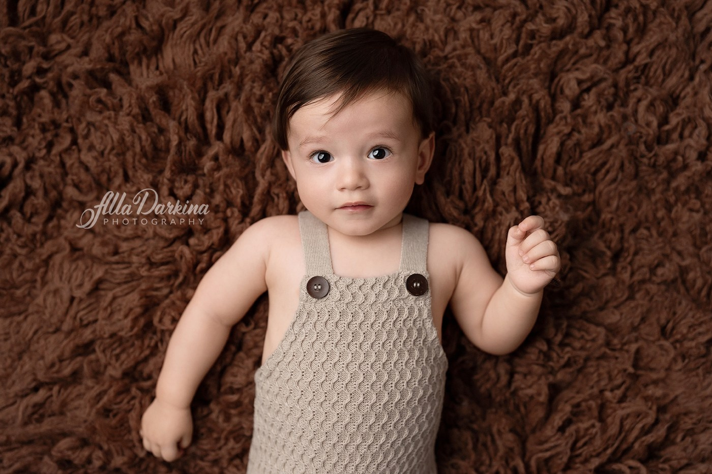 Photo session for 3-12 months babies price guide. Newborn and family photographer. Hills District. Sydney