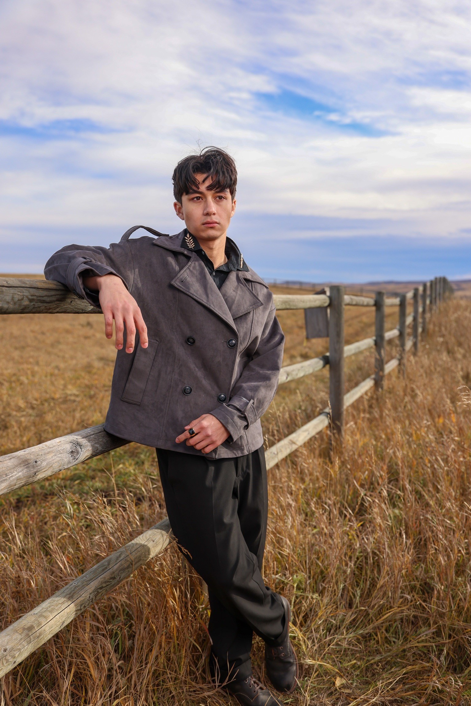 Qura Creative: Creative Branding, Visual Identity & Storytelling Services for Businesses and Projects. Qura Creative — A Multidisciplinary Creative House for Styling, Fashion Direction, Photography & Visual Storytelling